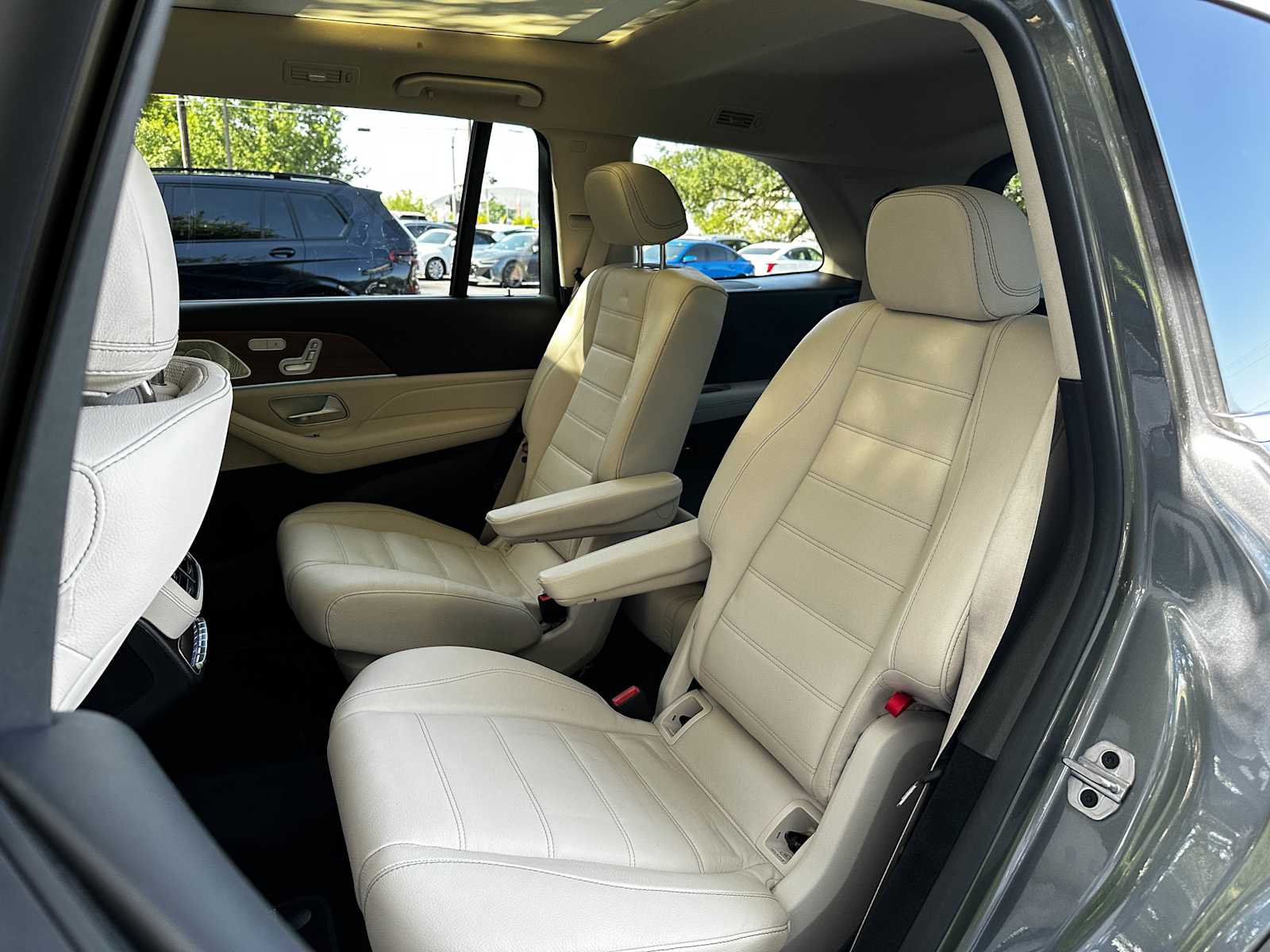 Used 2022 Selenite Grey Metallic Mercedes-Benz GLS 450 image 23