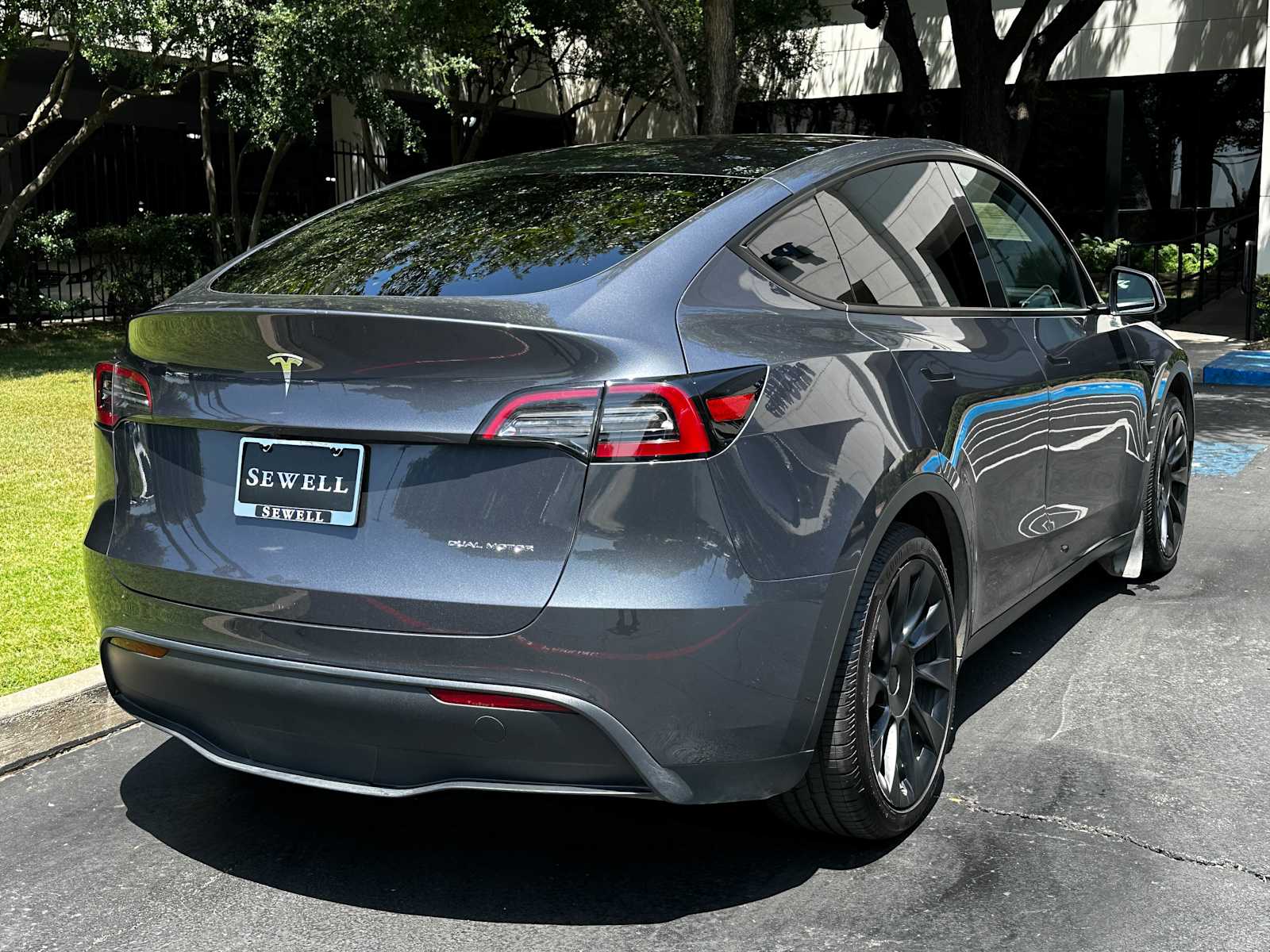 Used 2023 GREY Tesla  image 4