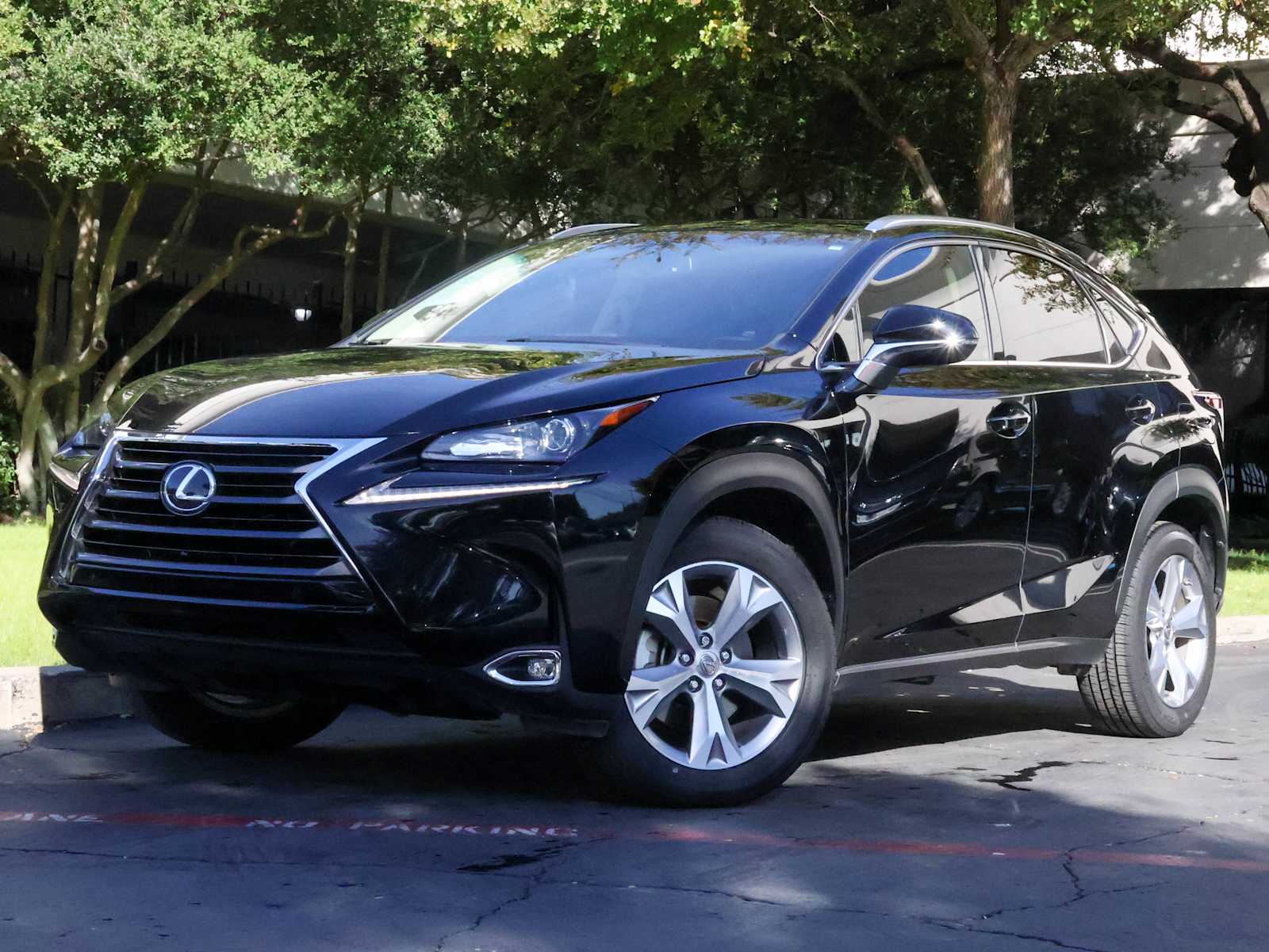 2017 Lexus NX 200t's photo