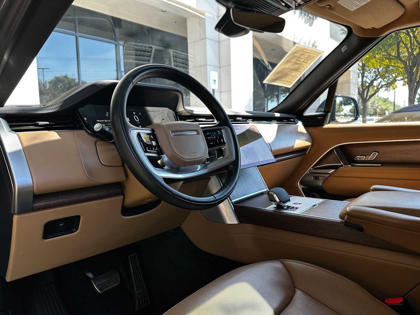 Used 2024 Belgravia Green Metallic Land Rover SE image 8