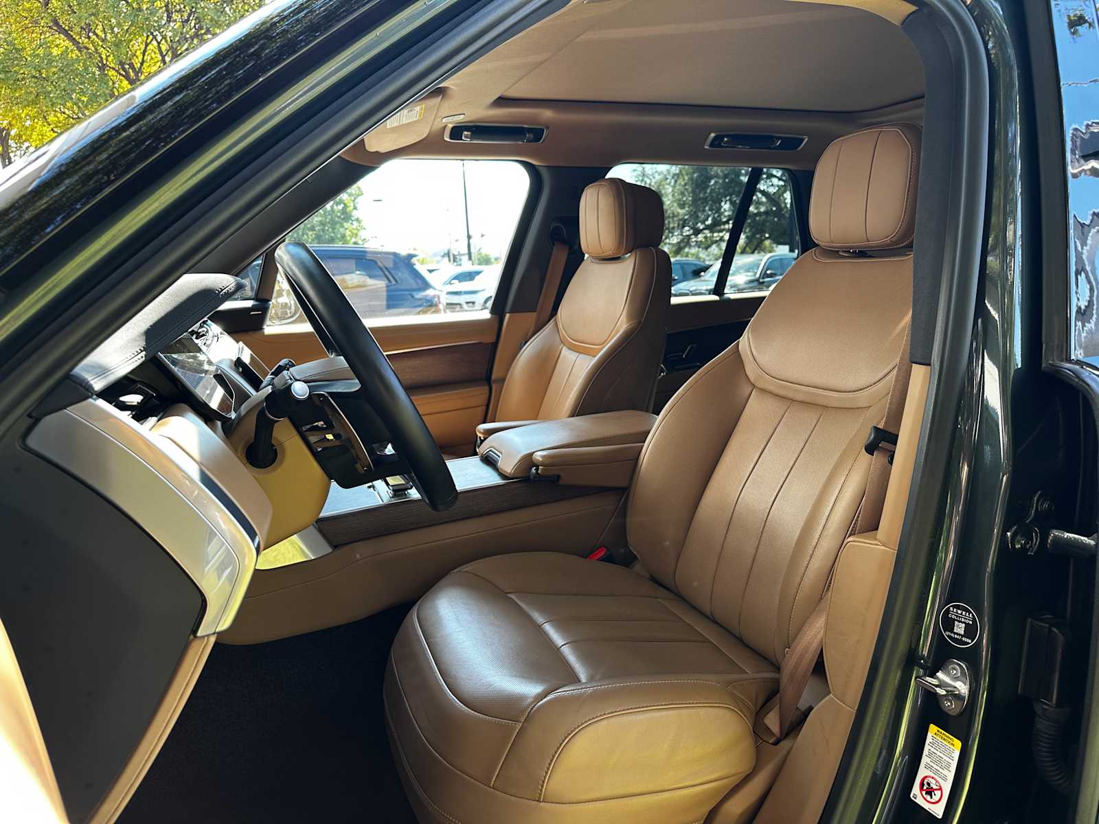 Used 2024 Belgravia Green Metallic Land Rover SE image 9