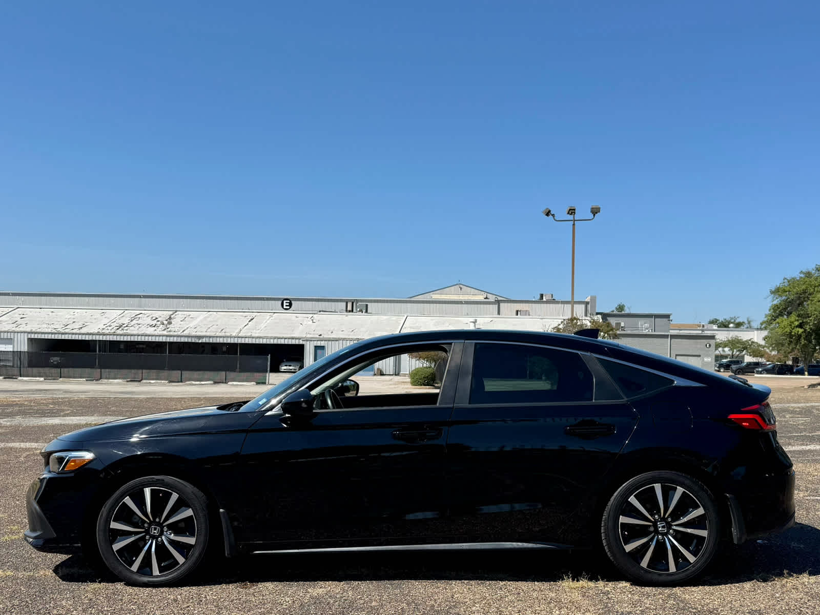 Used 2023 Crystal Black Pearl Honda EX-L image 2