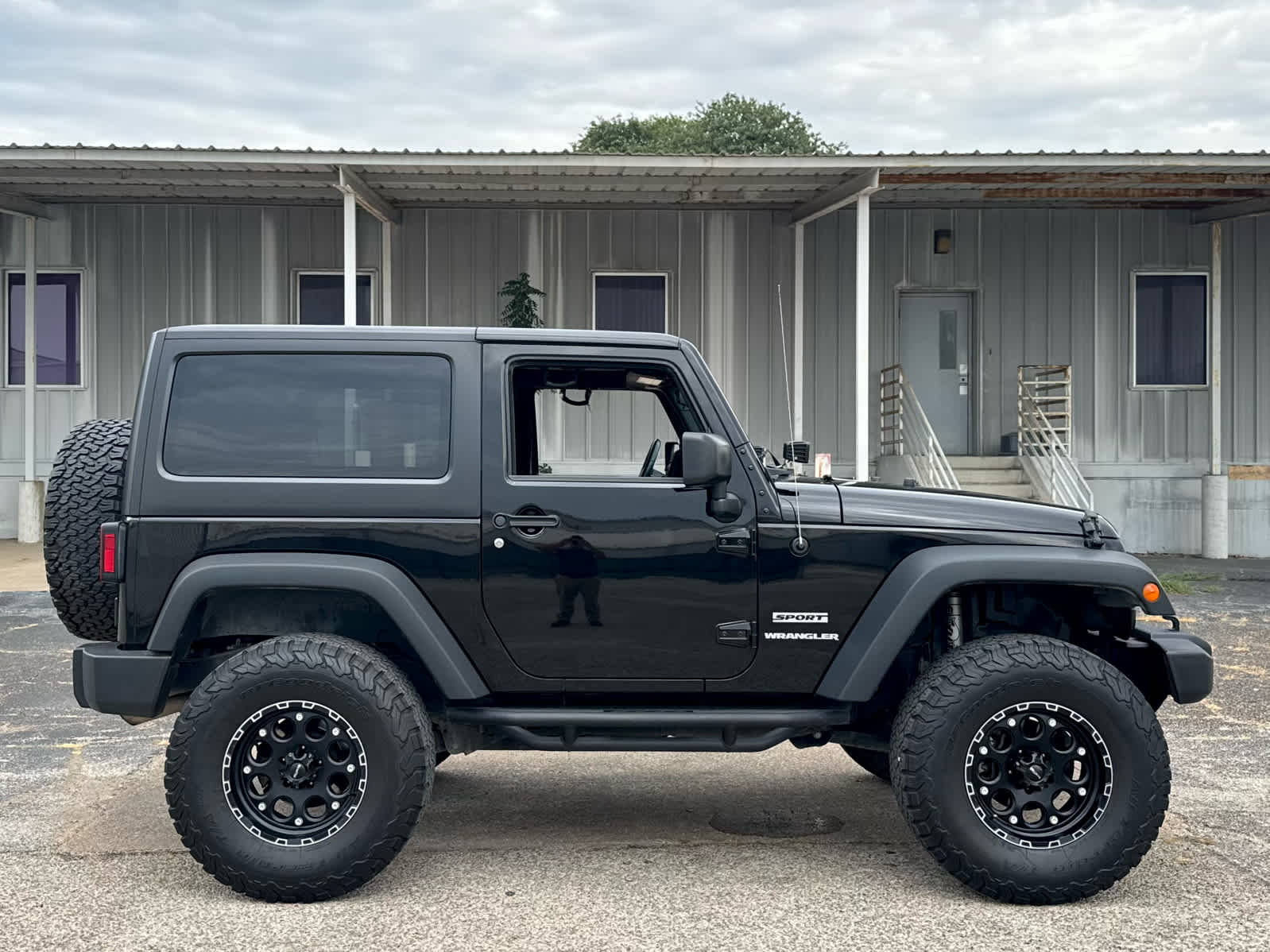 Used 2016 Black Clearcoat Jeep Sport image 7
