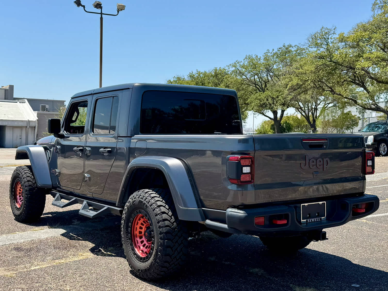 Used 2022 Gray Jeep Rubicon 4x4 image 4