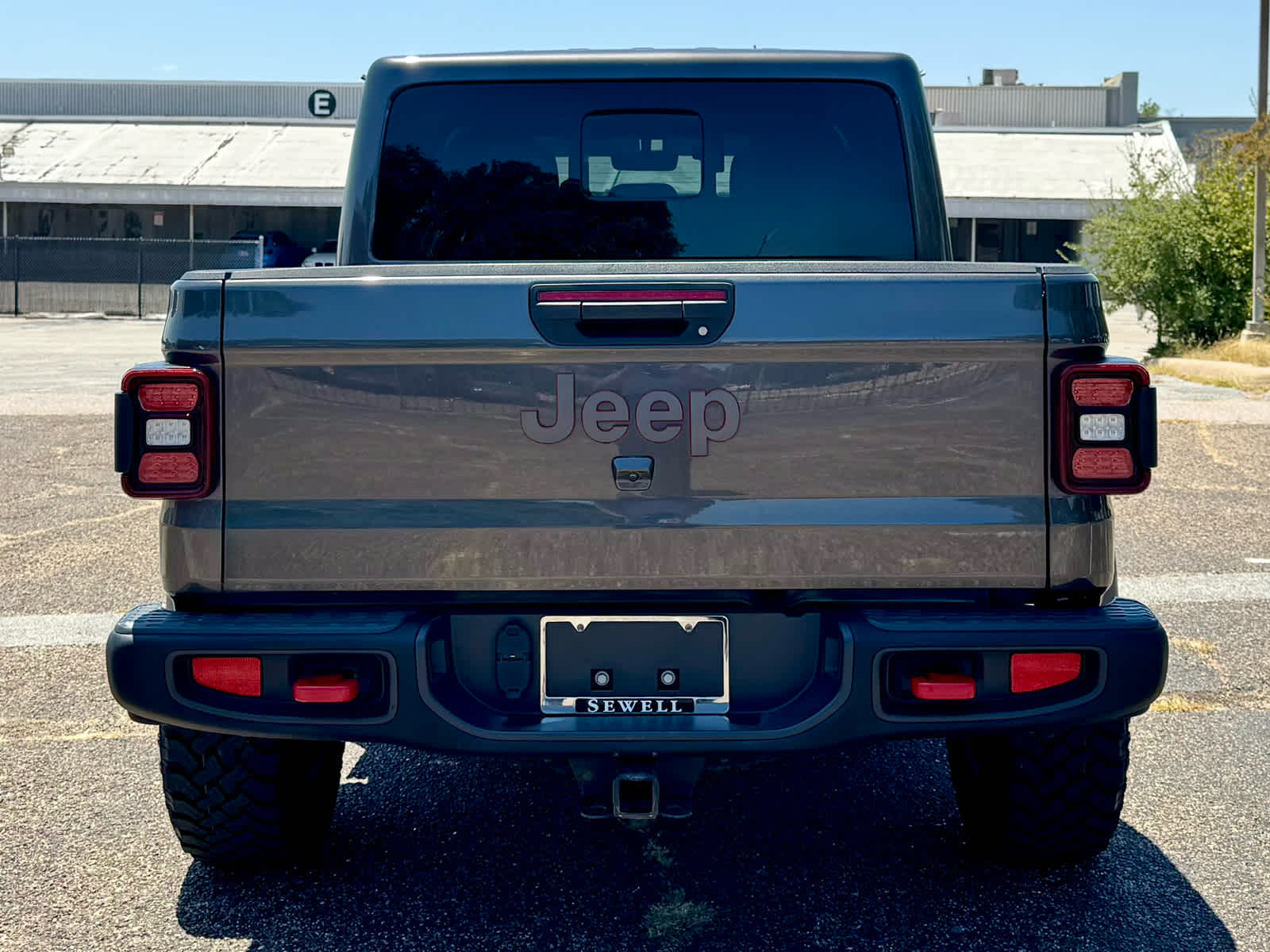 Used 2022 Gray Jeep Rubicon 4x4 image 5