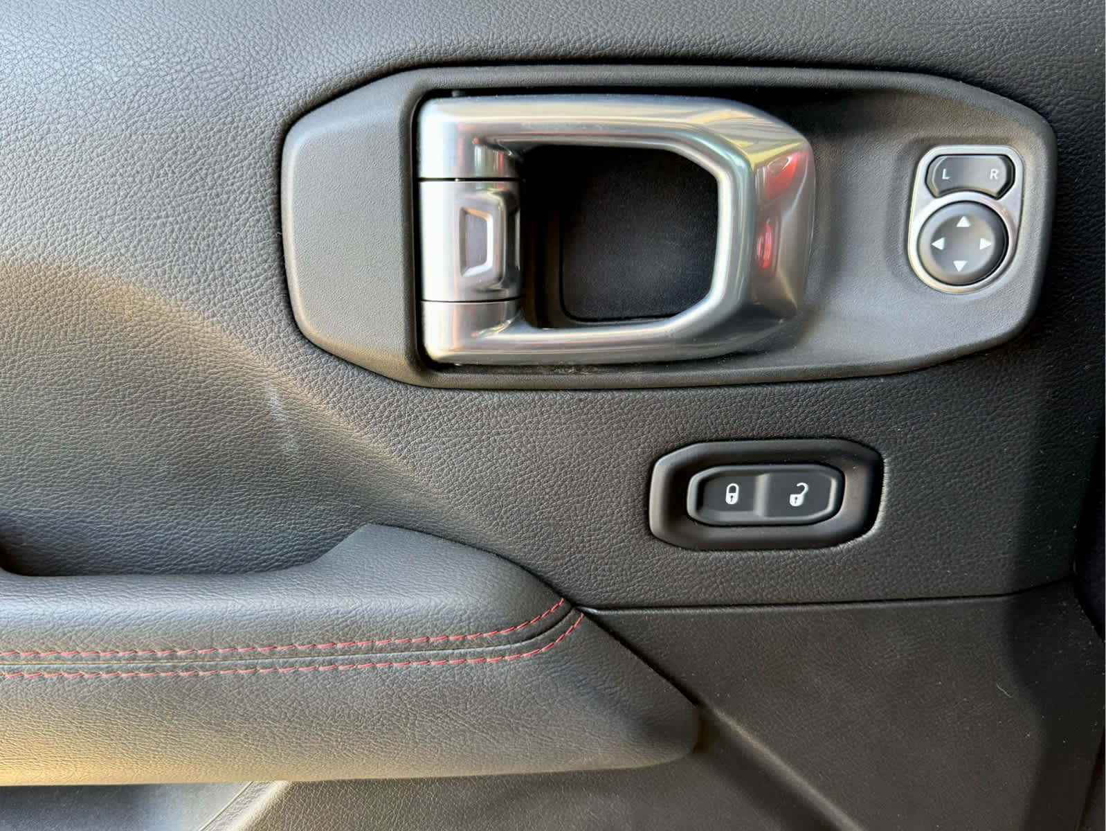 Used 2022 Gray Jeep Rubicon 4x4 image 14