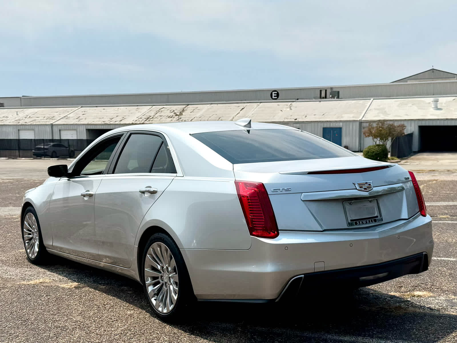 Used 2019 Radiant Silver Metallic Cadillac Luxury RWD image 4