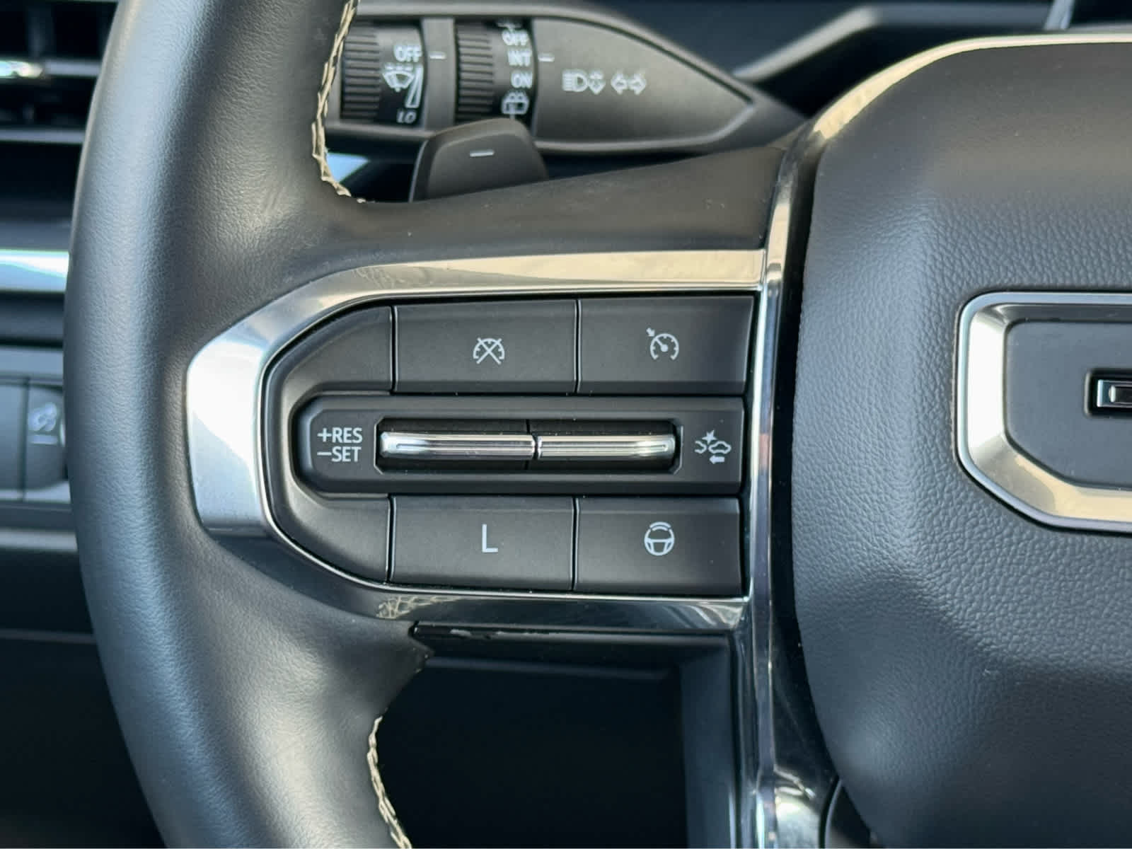 Certified Used 2024 White Frost Tricoat GMC AWD Denali image 19