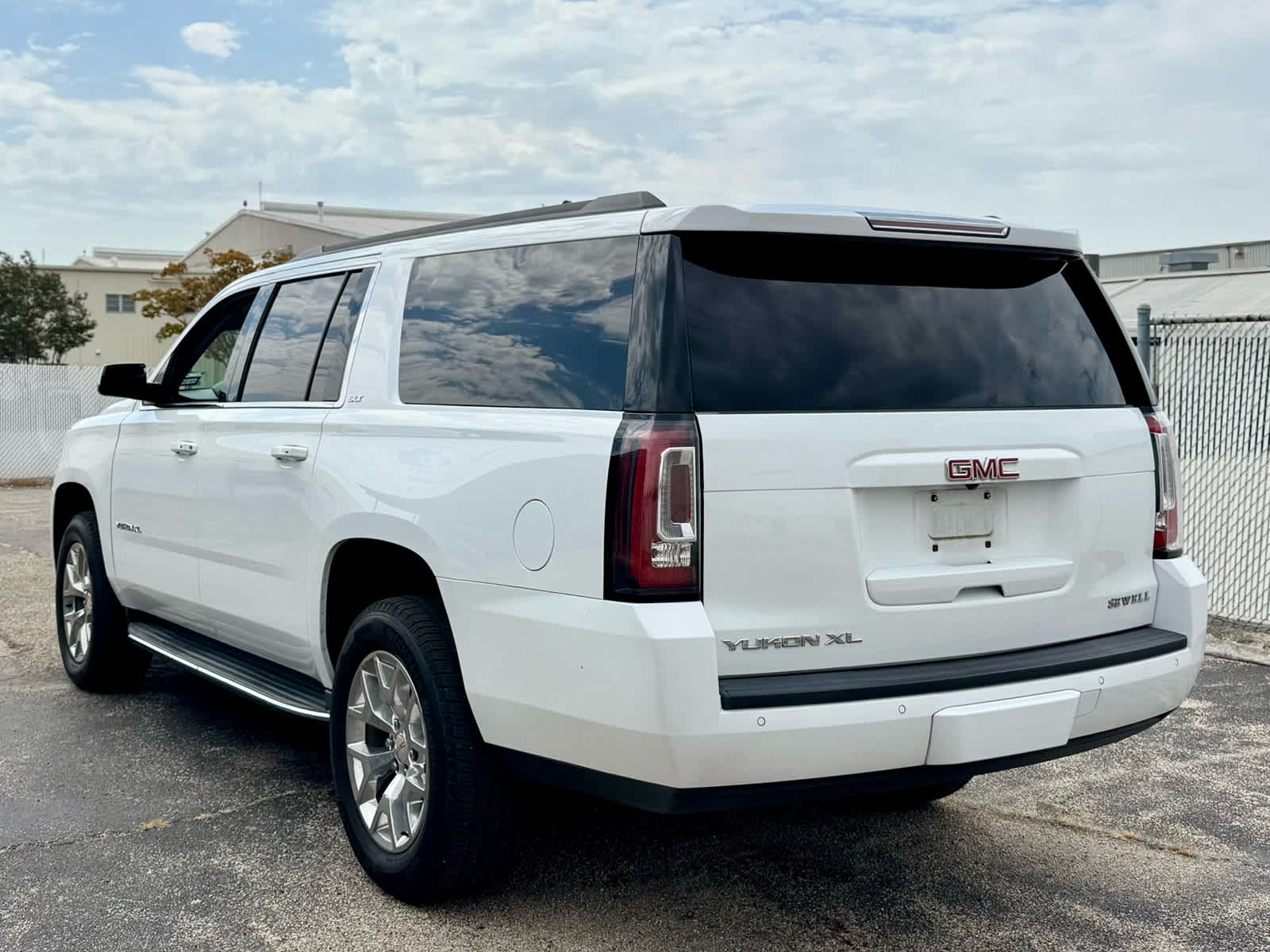 Certified Used 2018 SUMMIT WHITE GMC SLT image 4