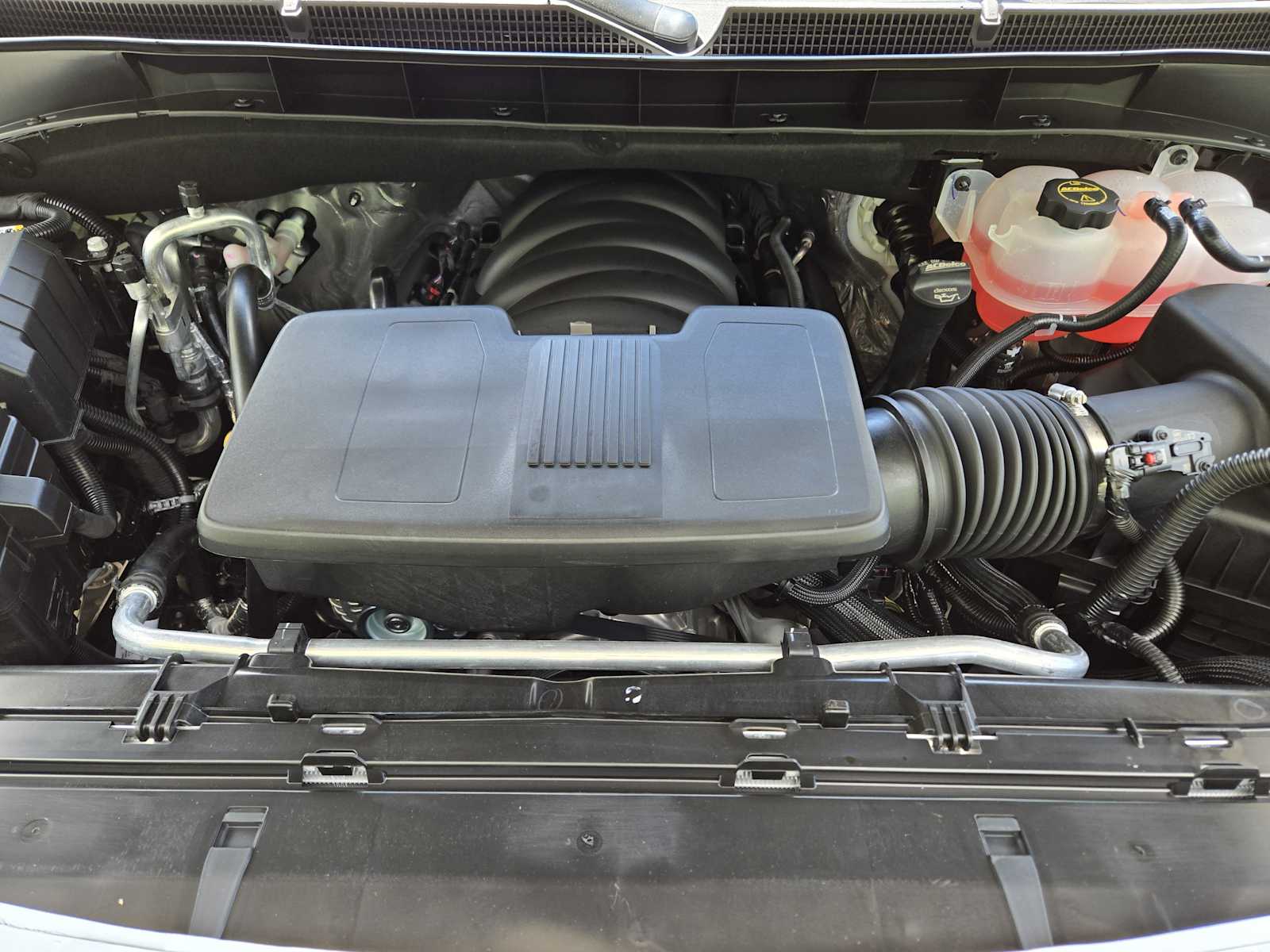 New 2027 Summit White GMC Elevation image 20