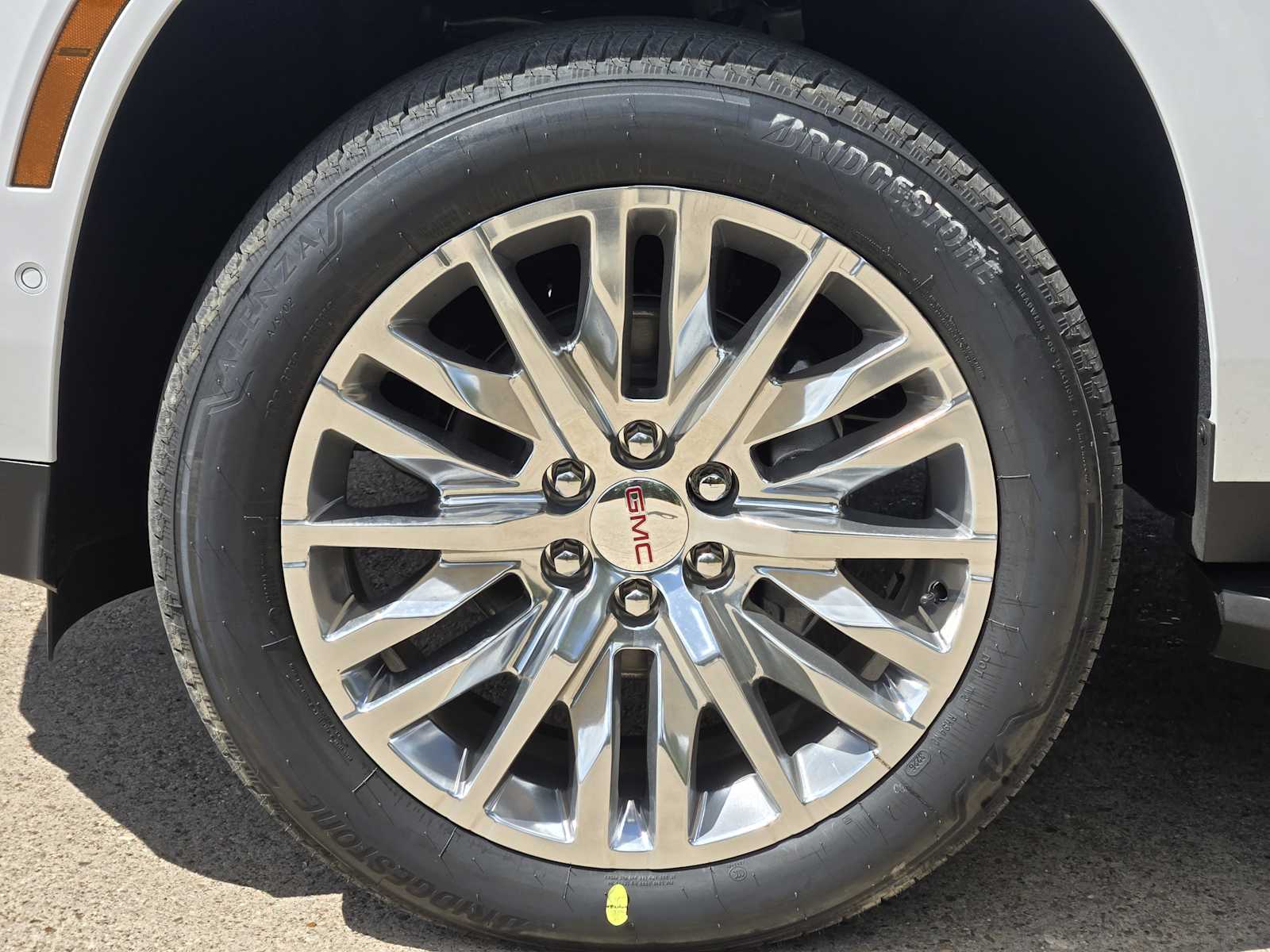 New 2027 Summit White GMC Elevation image 7