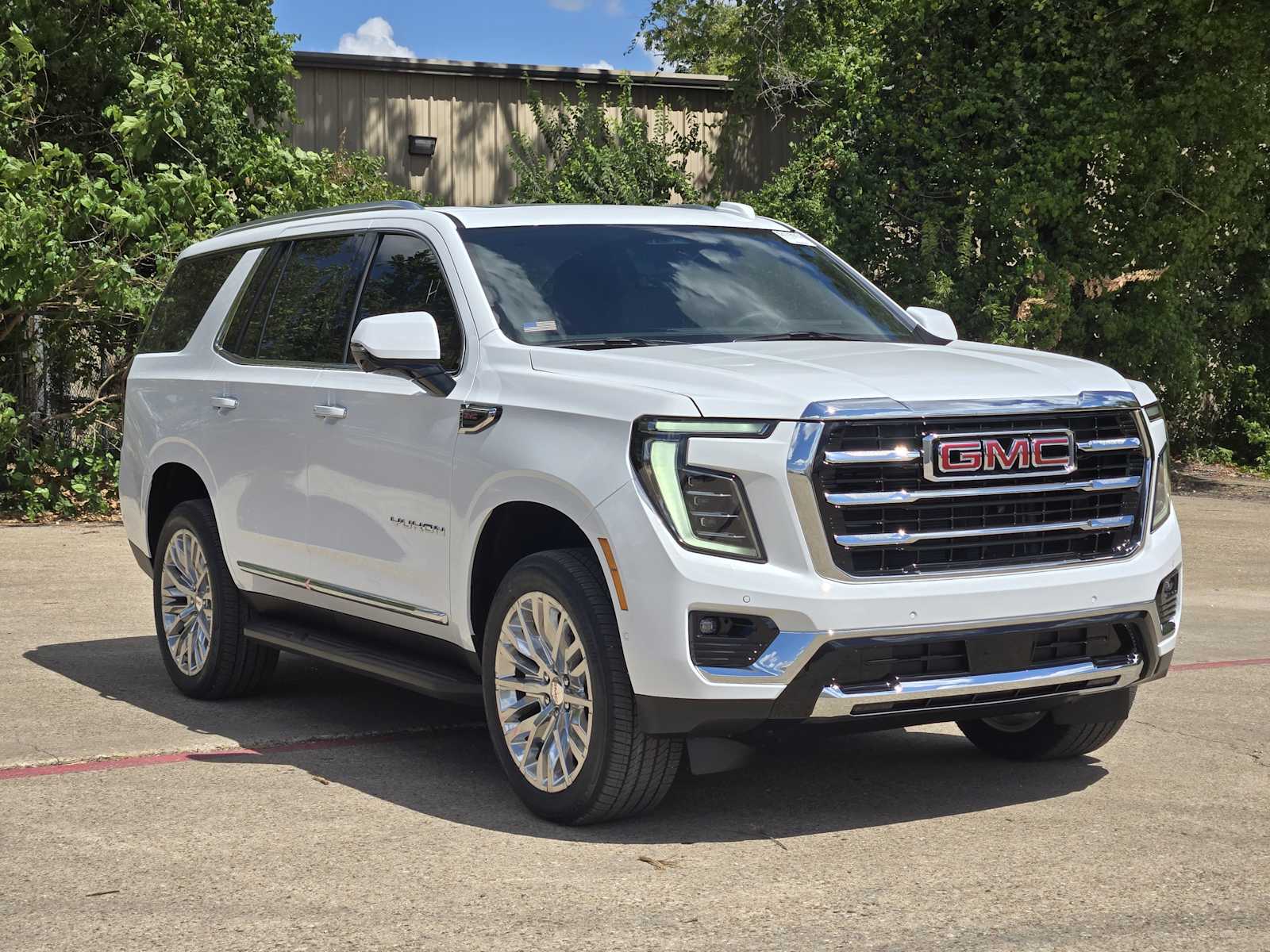 New 2027 Summit White GMC Elevation image 2