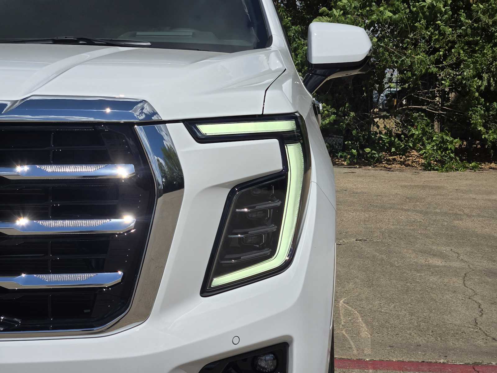 New 2027 Summit White GMC Elevation image 5