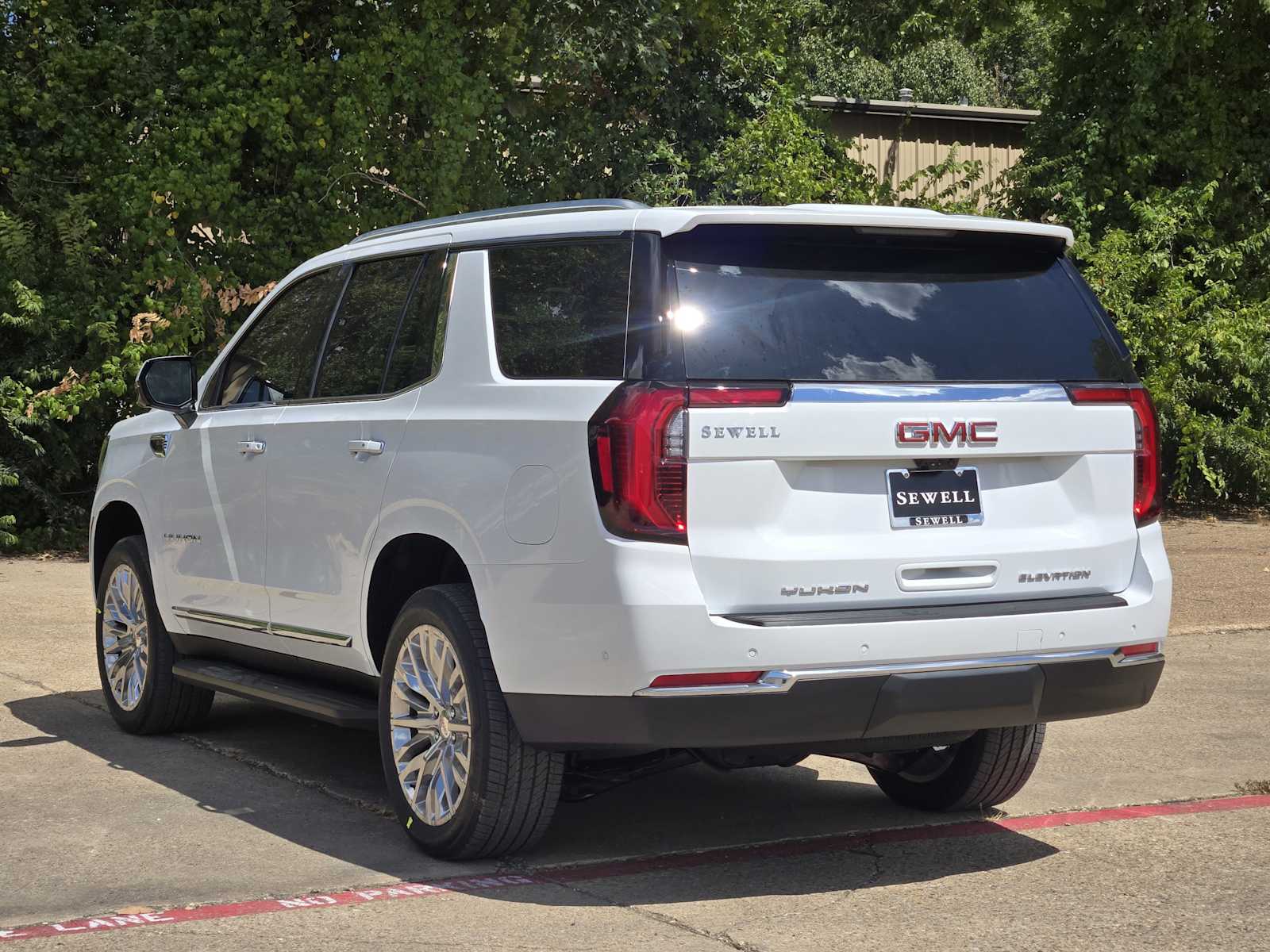 New 2027 Summit White GMC Elevation image 4