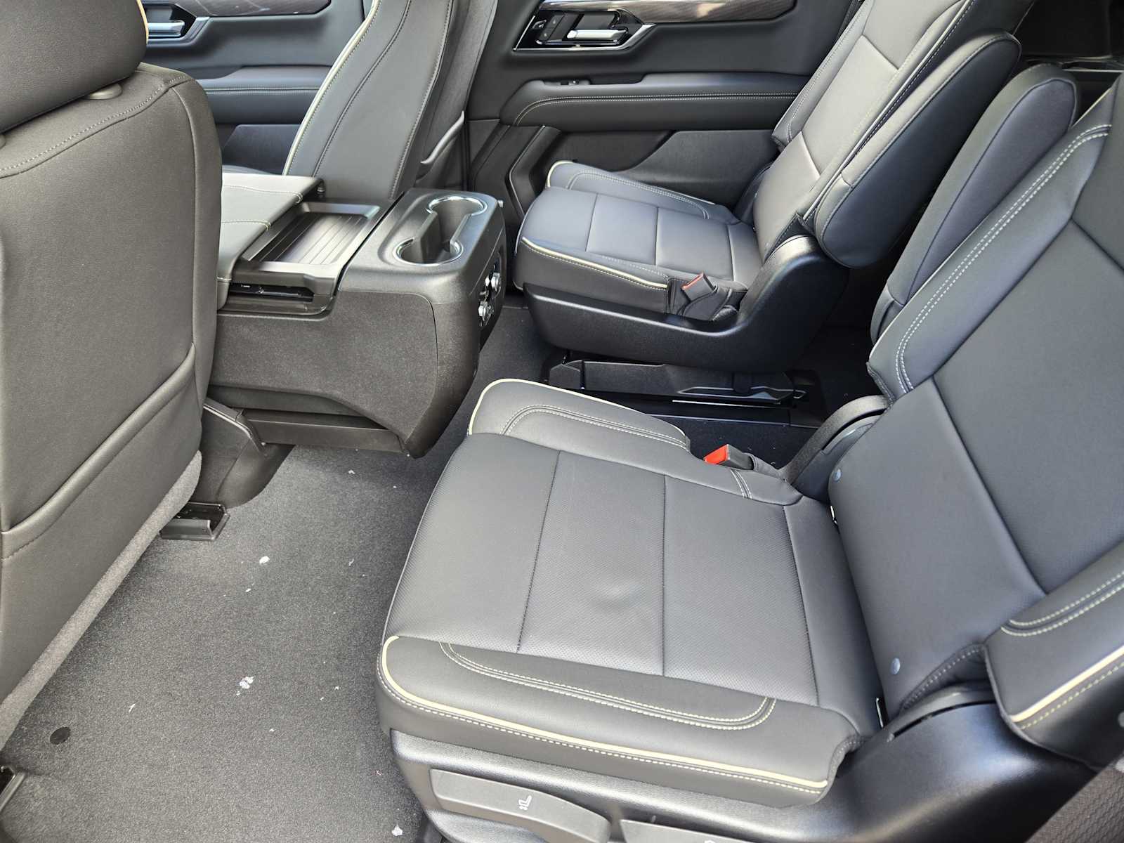 New 2026 Sterling Metallic GMC Elevation image 18