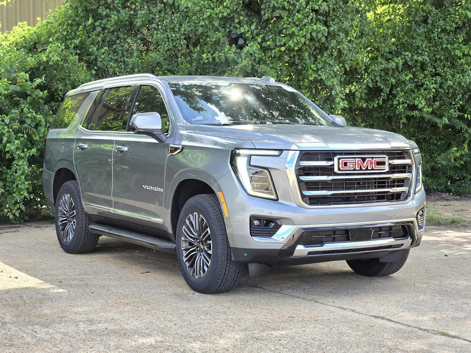 New 2026 Sterling Metallic GMC Elevation image 2