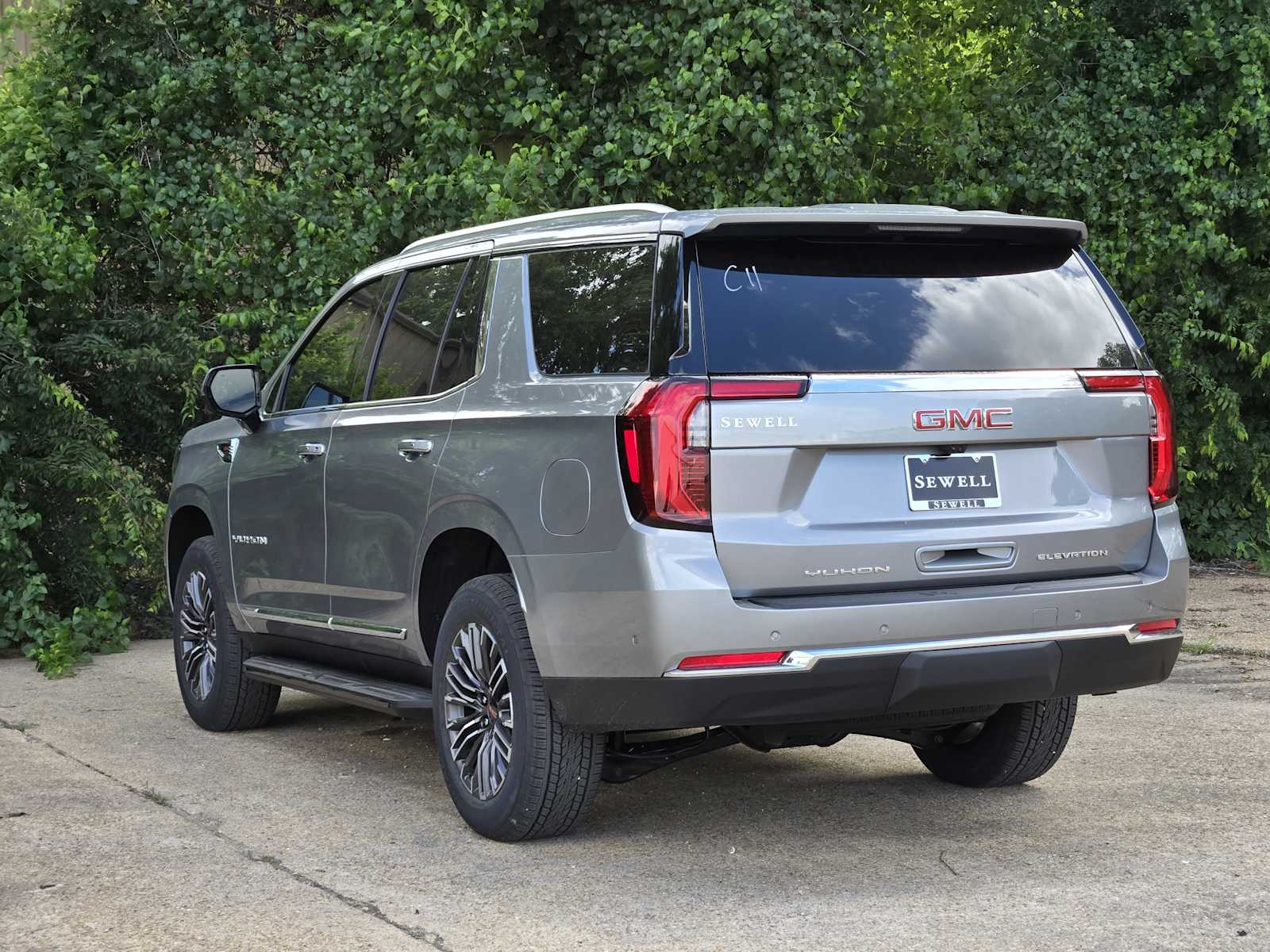 New 2026 Sterling Metallic GMC Elevation image 4