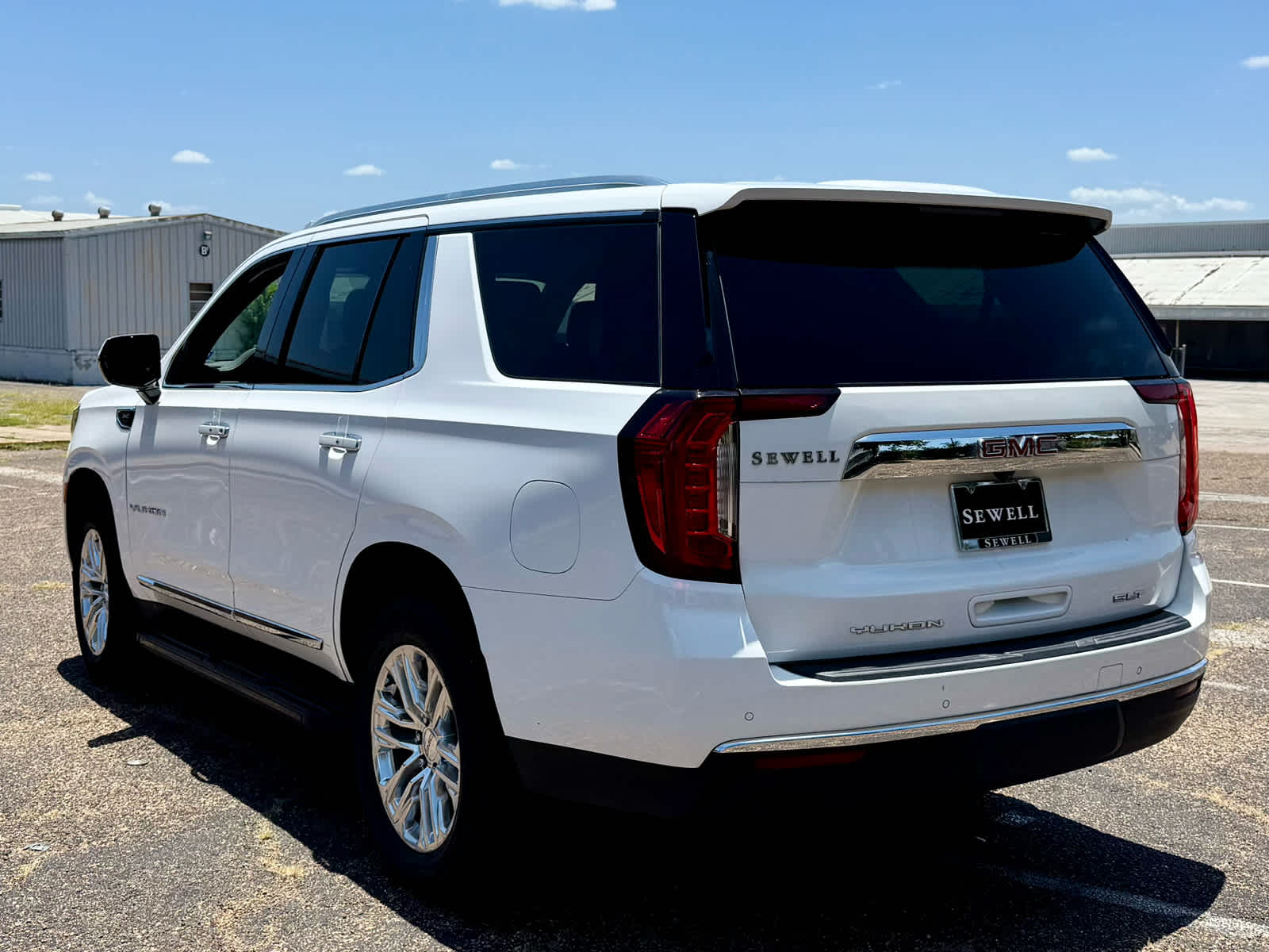 Certified Used 2023 Summit White GMC SLT image 4