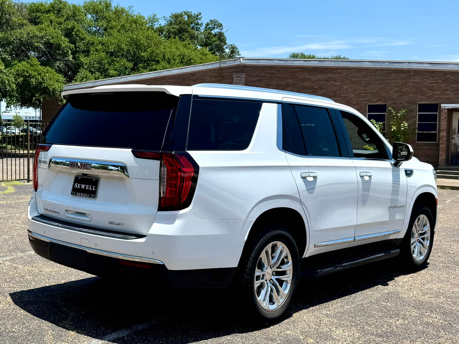 Certified Used 2023 Summit White GMC SLT image 7