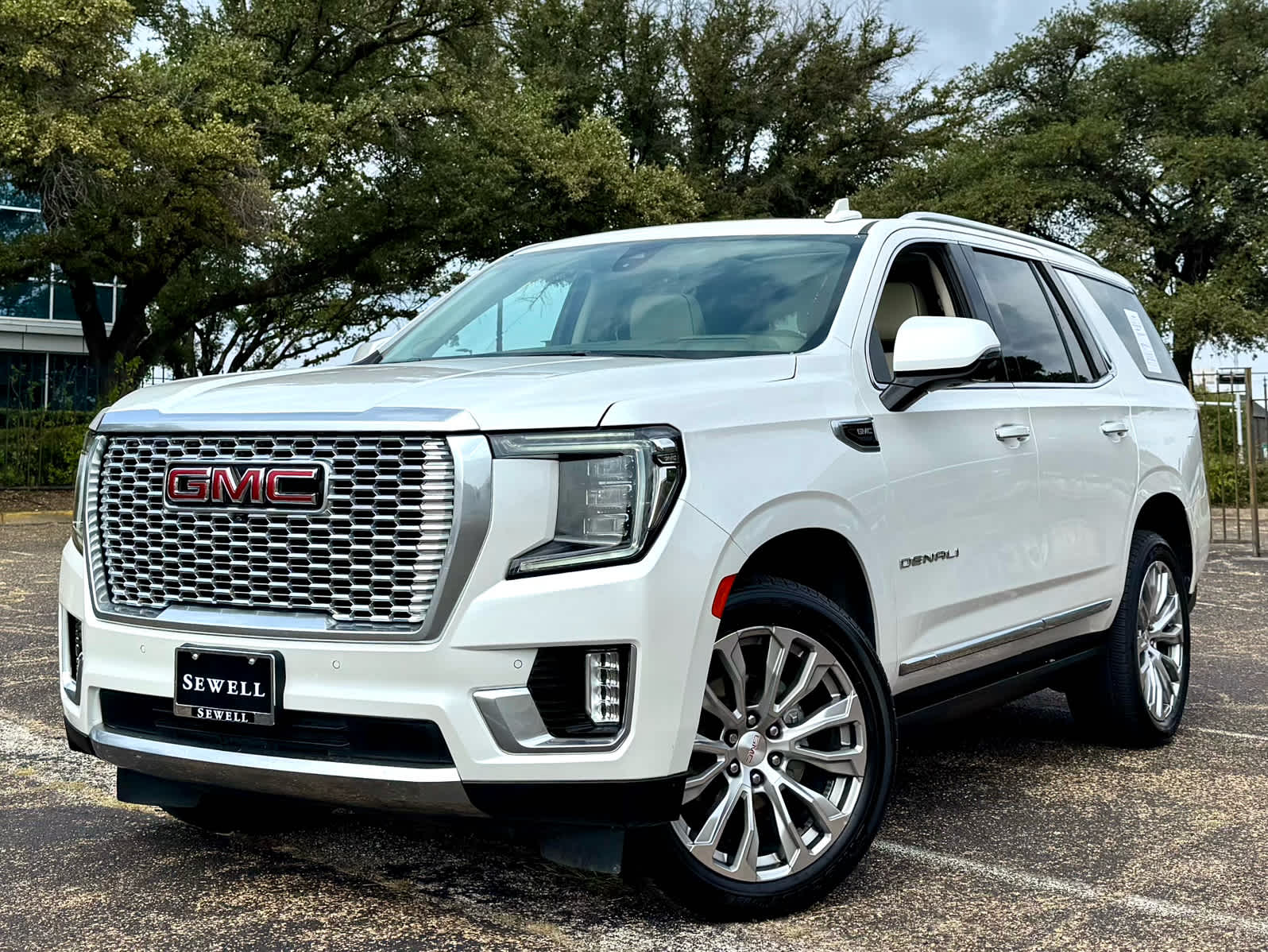 2022 GMC Yukon Denali's photo