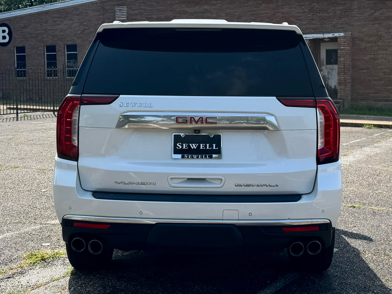 Certified Used 2022 White Frost Tricoat GMC Denali image 5