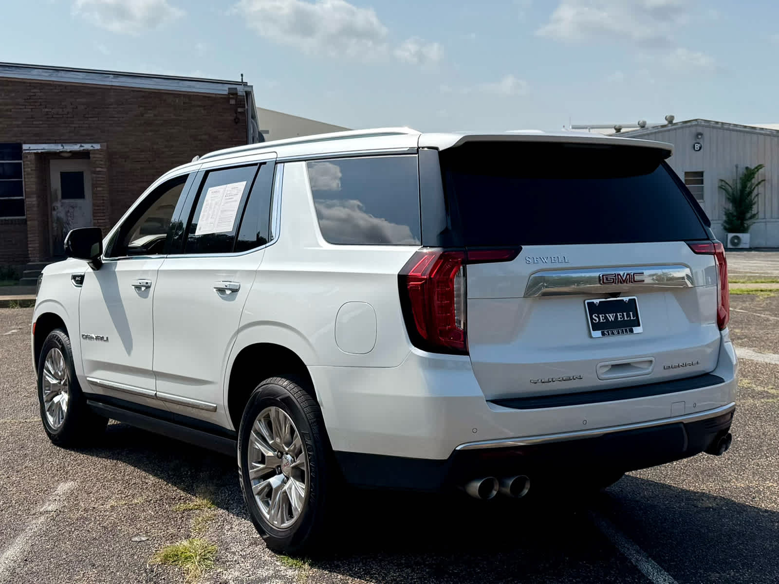 Certified Used 2022 White Frost Tricoat GMC Denali image 4