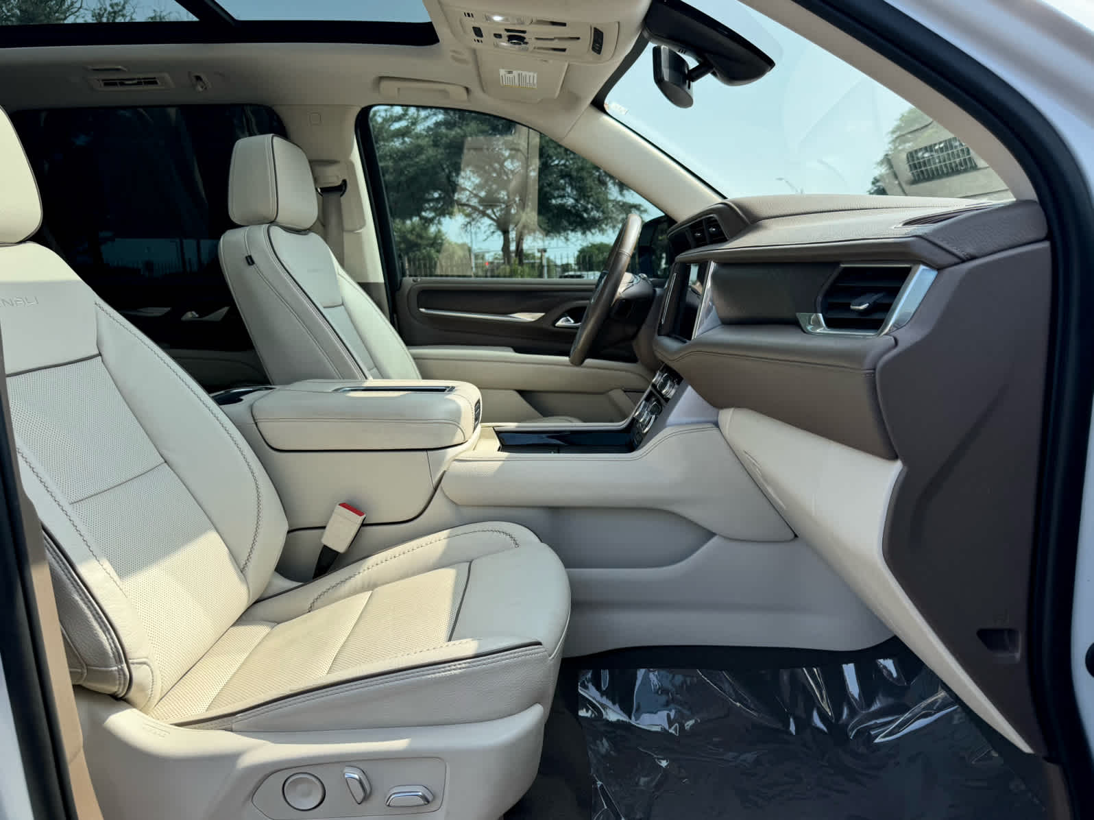 Certified Used 2022 White Frost Tricoat GMC Denali image 11
