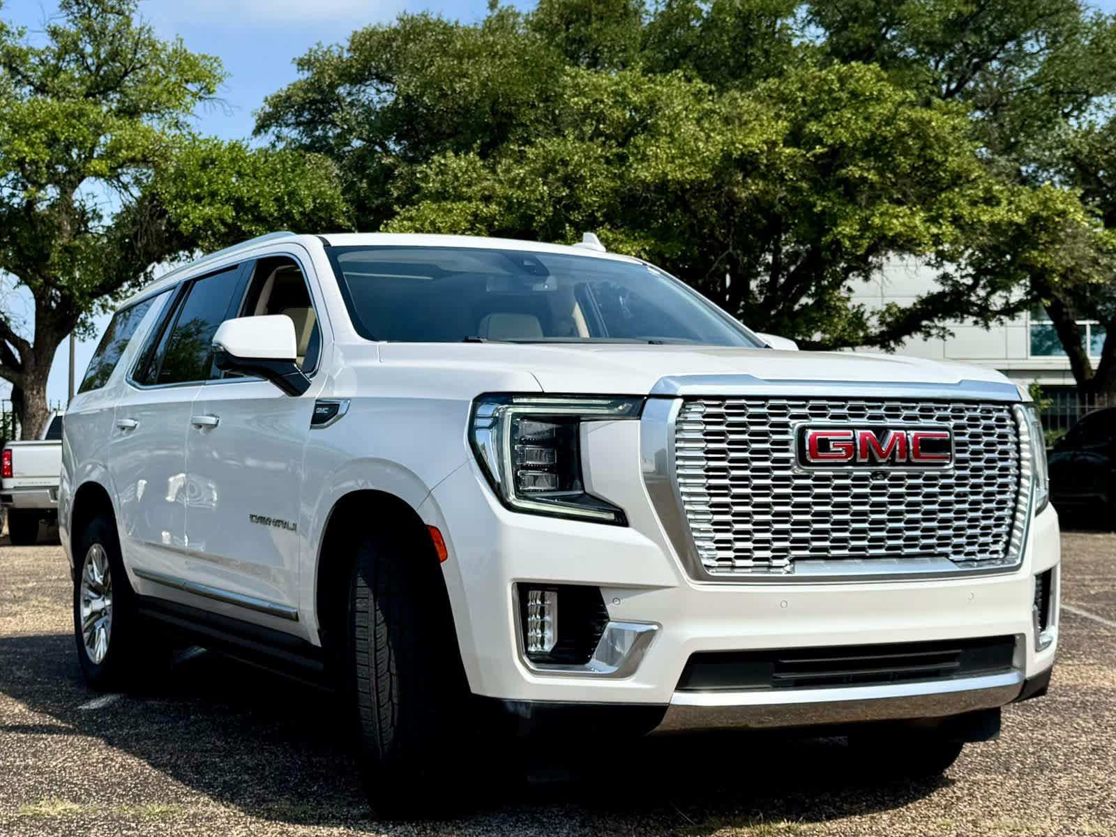 Certified Used 2022 White Frost Tricoat GMC Denali image 9