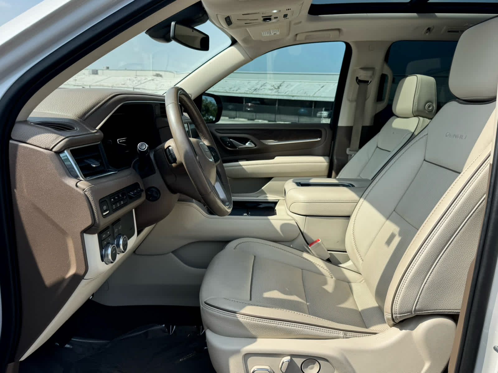 Certified Used 2022 White Frost Tricoat GMC Denali image 15