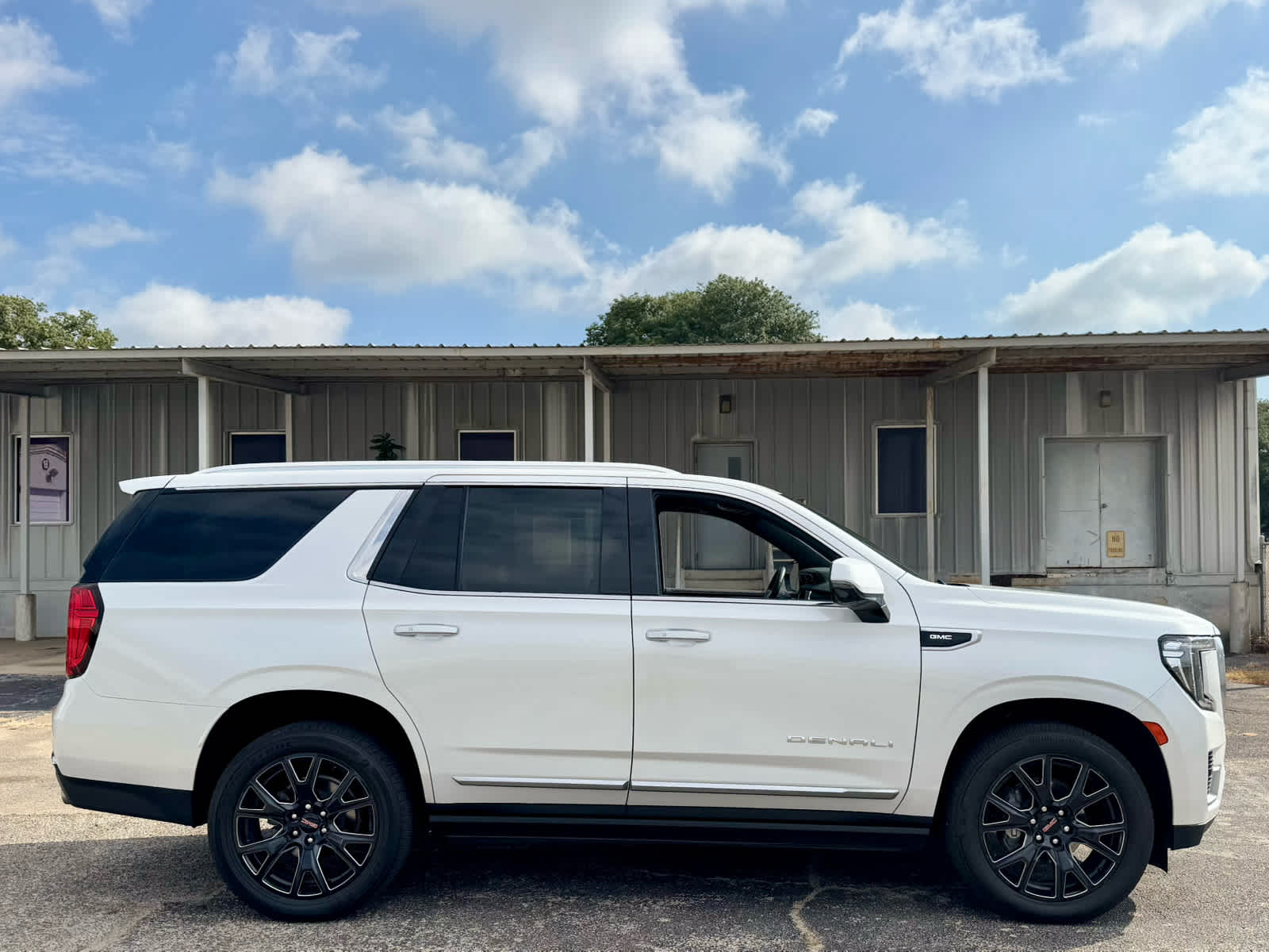 Certified Used 2024 White Frost Tricoat GMC Denali image 8
