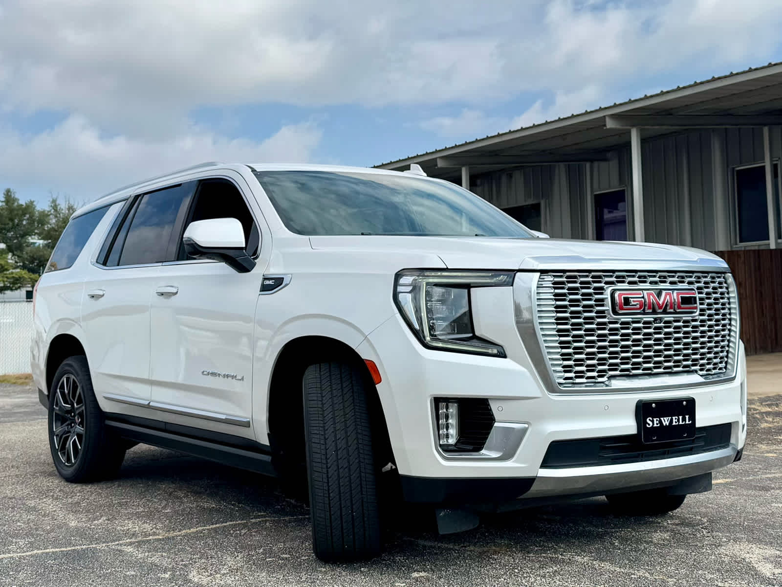 Certified Used 2024 White Frost Tricoat GMC Denali image 9