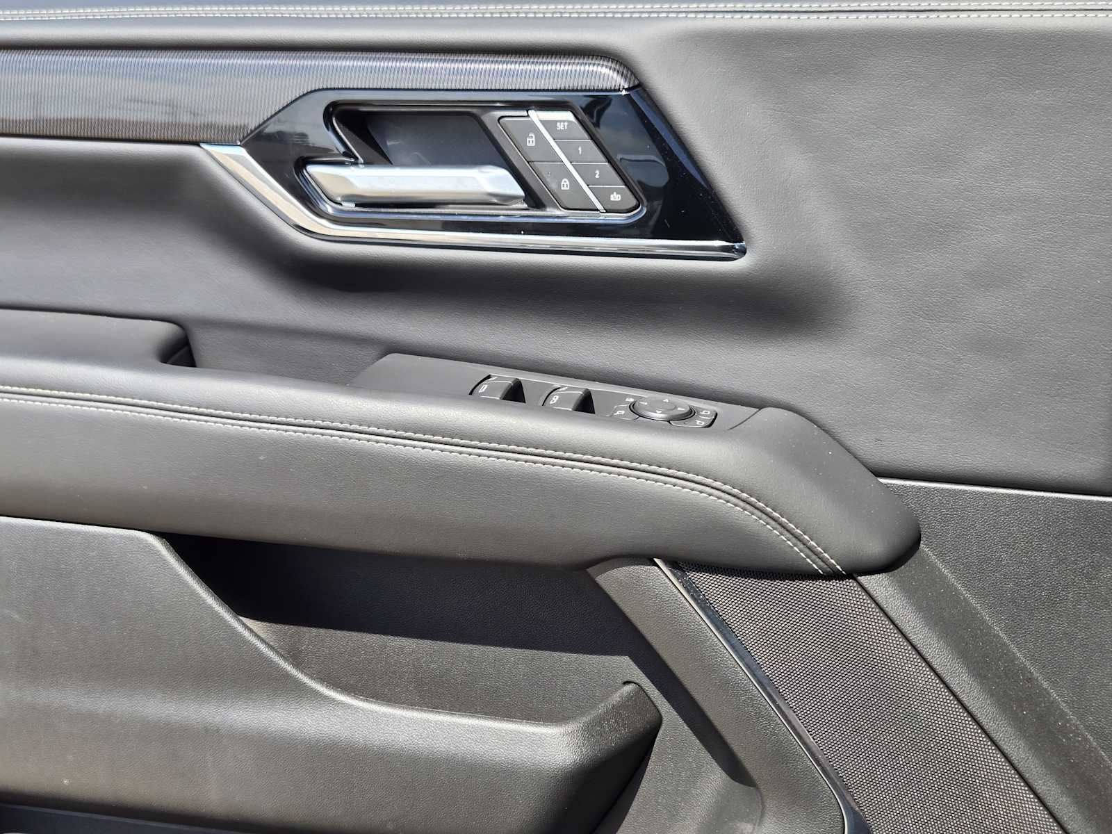 New 2026 Onyx Black GMC Elevation image 15