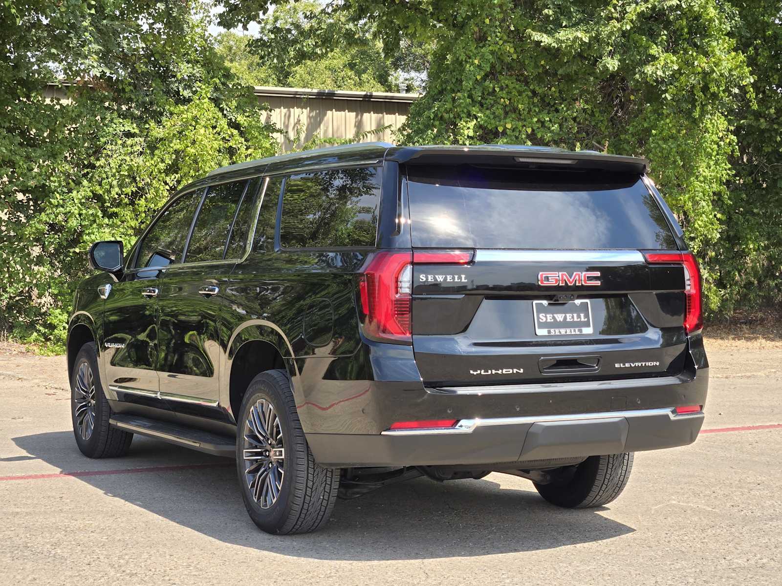 New 2026 Onyx Black GMC Elevation image 4
