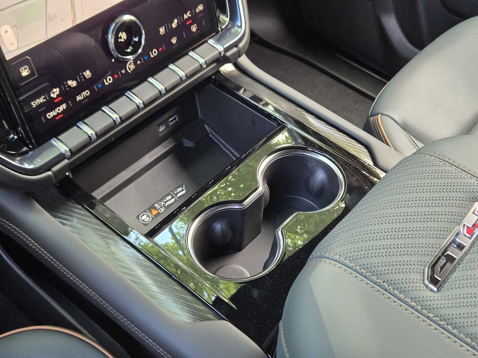 2026 GMC Yukon XL AT4 - Photo 14