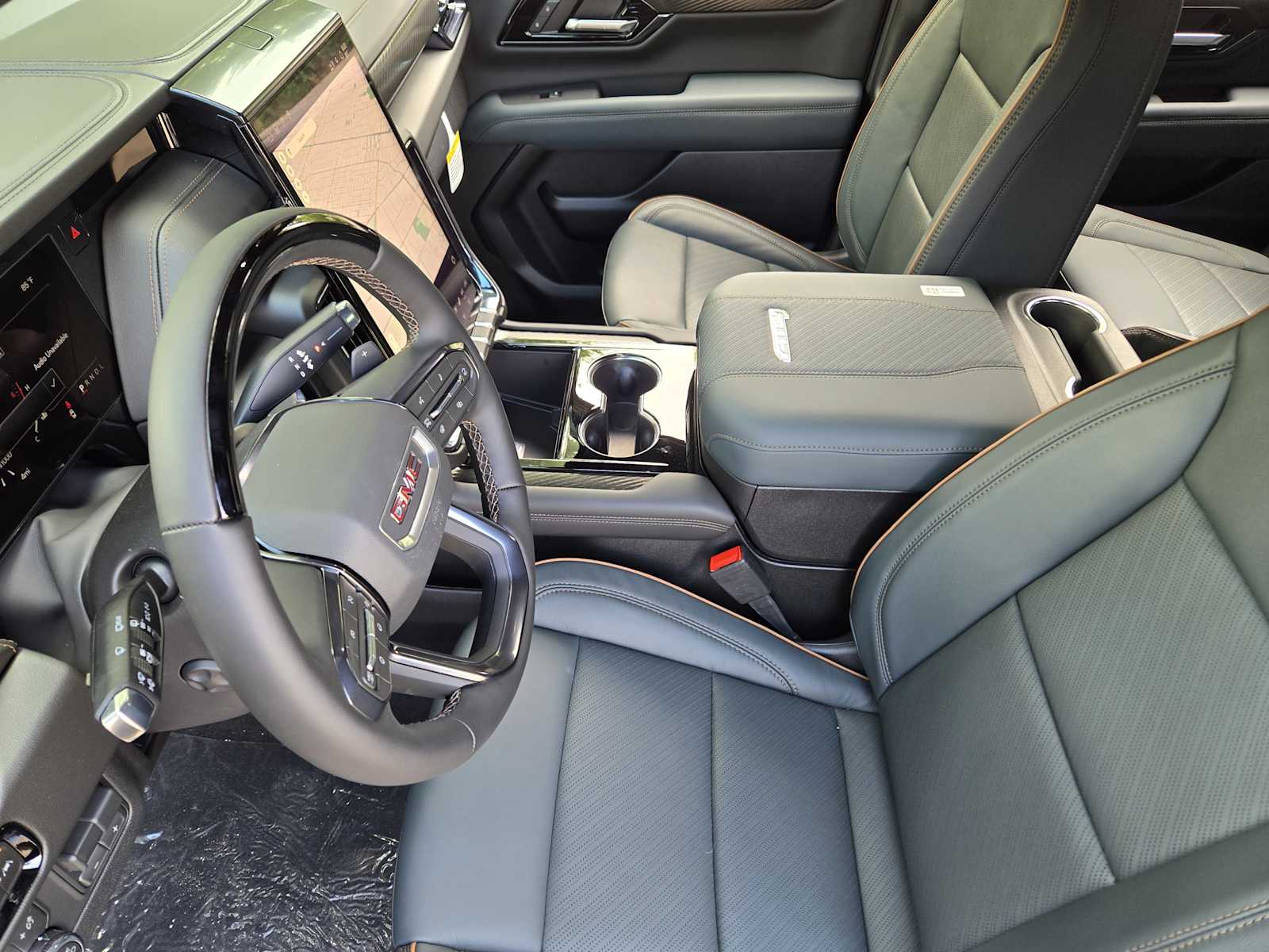 2026 GMC Yukon XL AT4 - Photo 8
