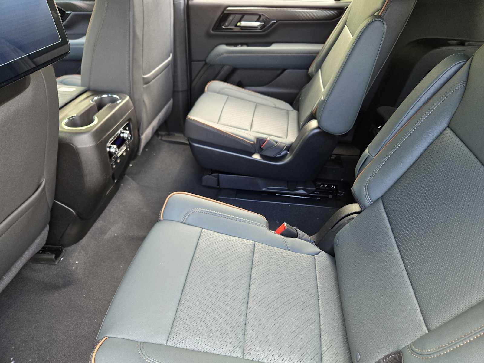 2026 GMC Yukon XL AT4 - Photo 18