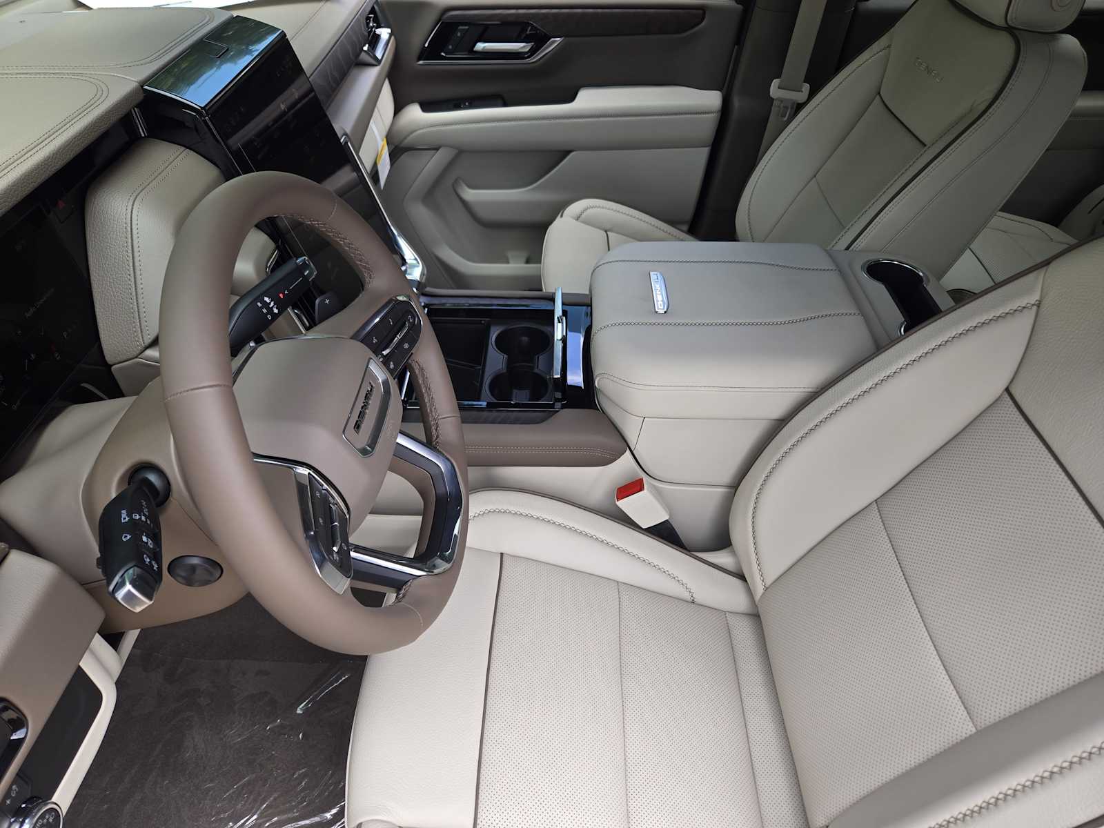 2026 GMC Yukon XL Denali - Photo 8