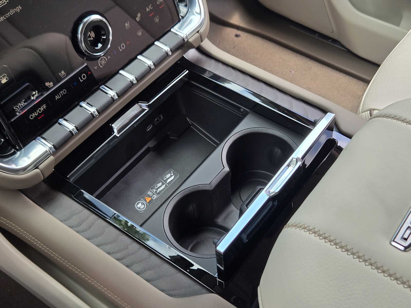 2026 GMC Yukon XL Denali - Photo 14