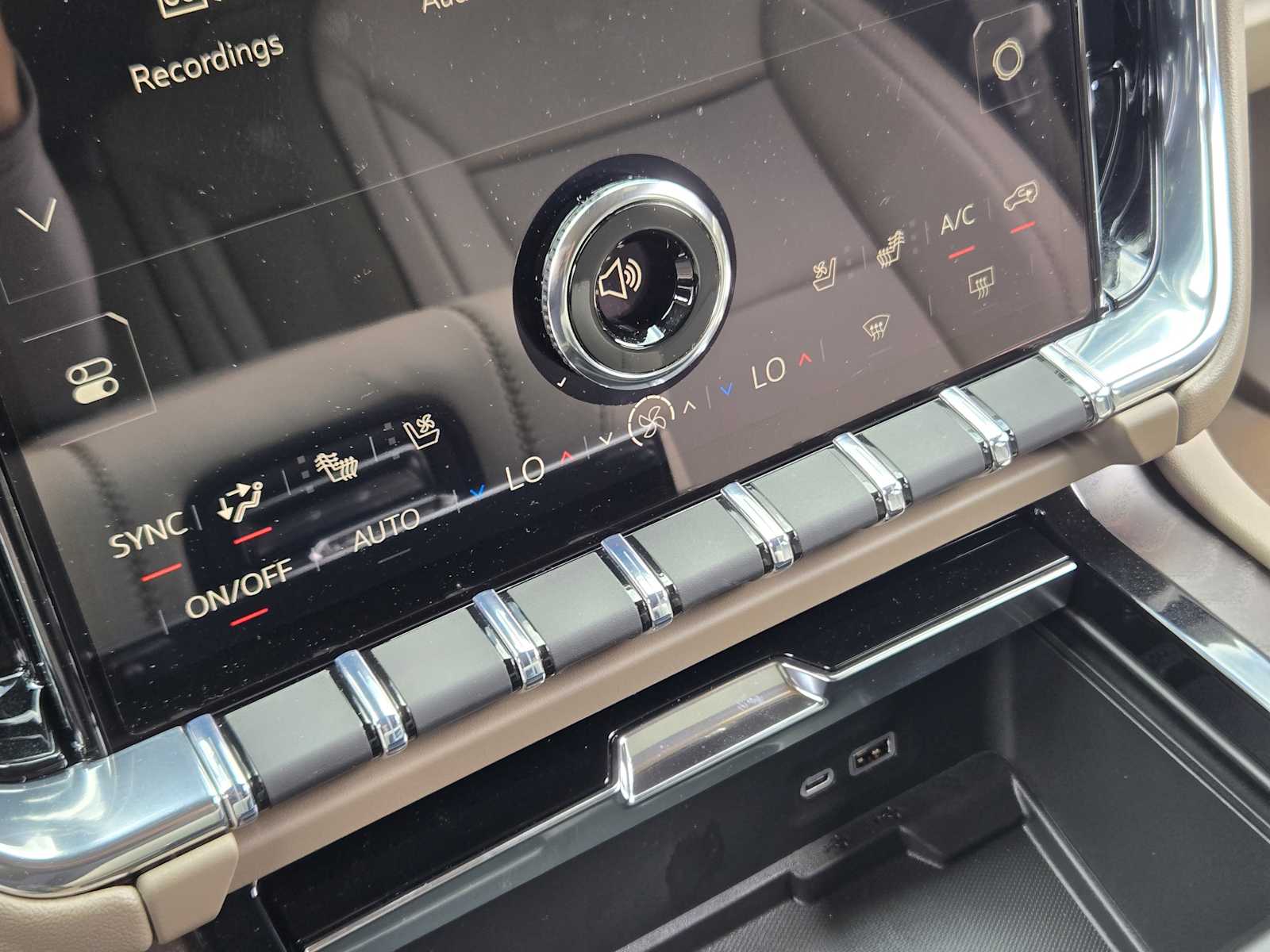 2026 GMC Yukon XL Denali - Photo 13