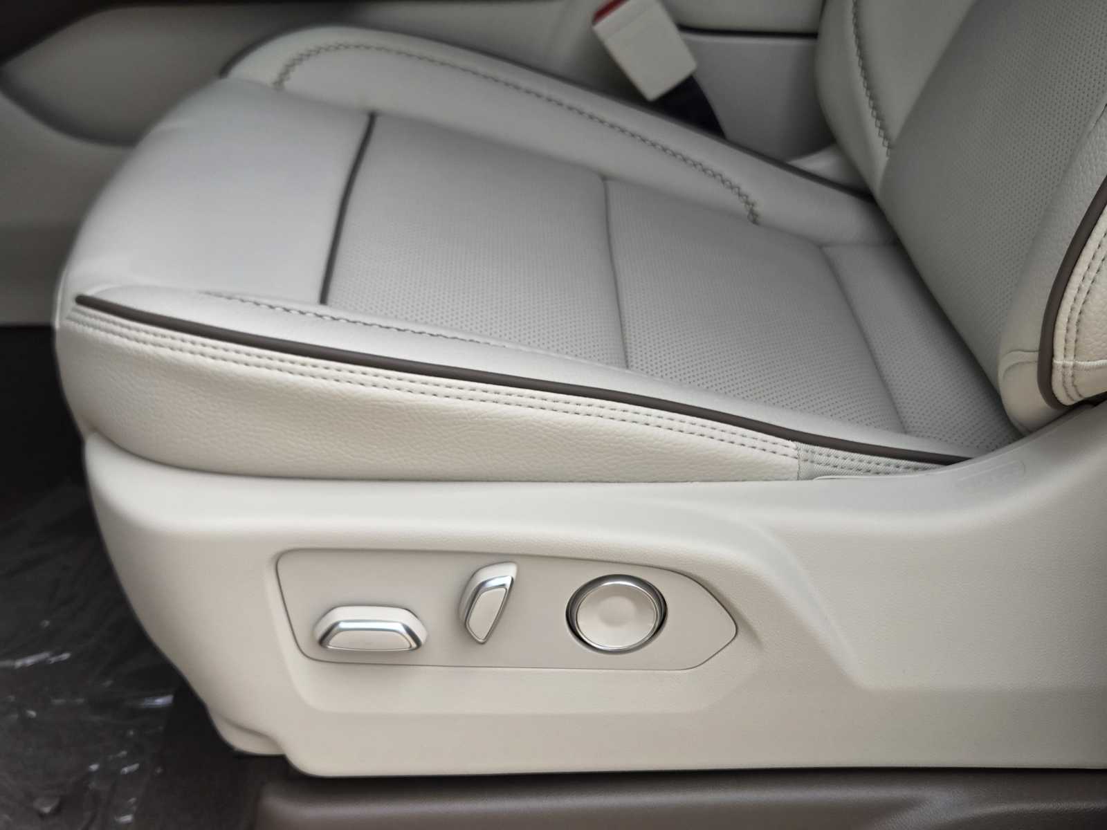 2026 GMC Yukon XL Denali - Photo 16