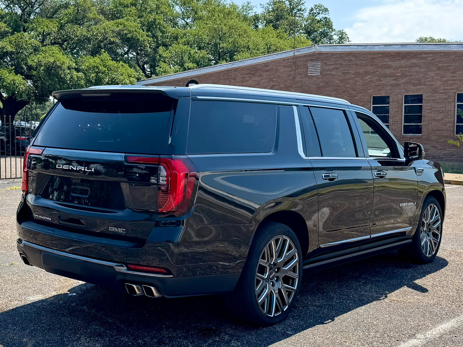 Certified Used 2026 Onyx Black GMC Denali Ultimate image 7
