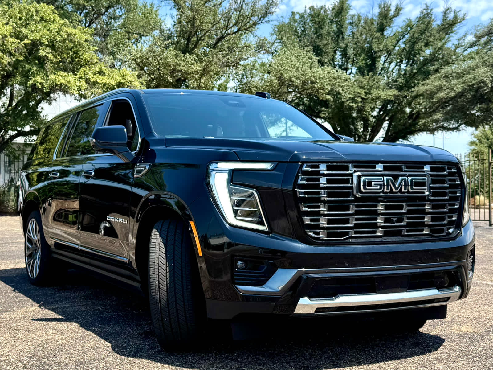 Certified Used 2026 Onyx Black GMC Denali Ultimate image 9
