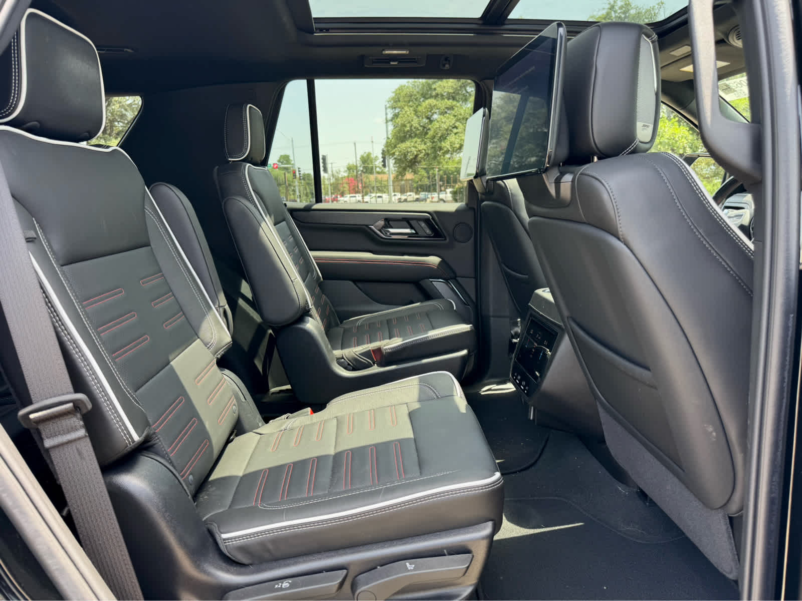 Certified Used 2025 Onyx Black GMC AT4 Ultimate image 12