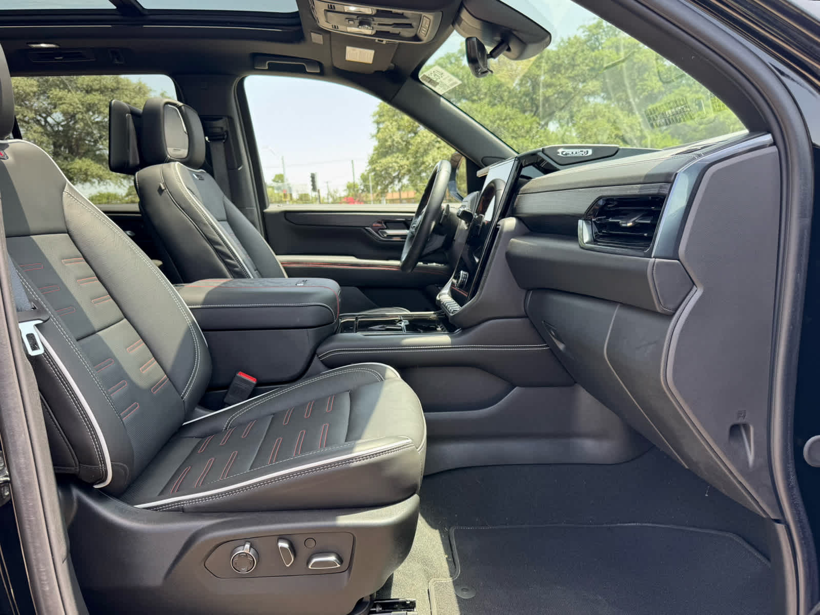 Certified Used 2025 Onyx Black GMC AT4 Ultimate image 11
