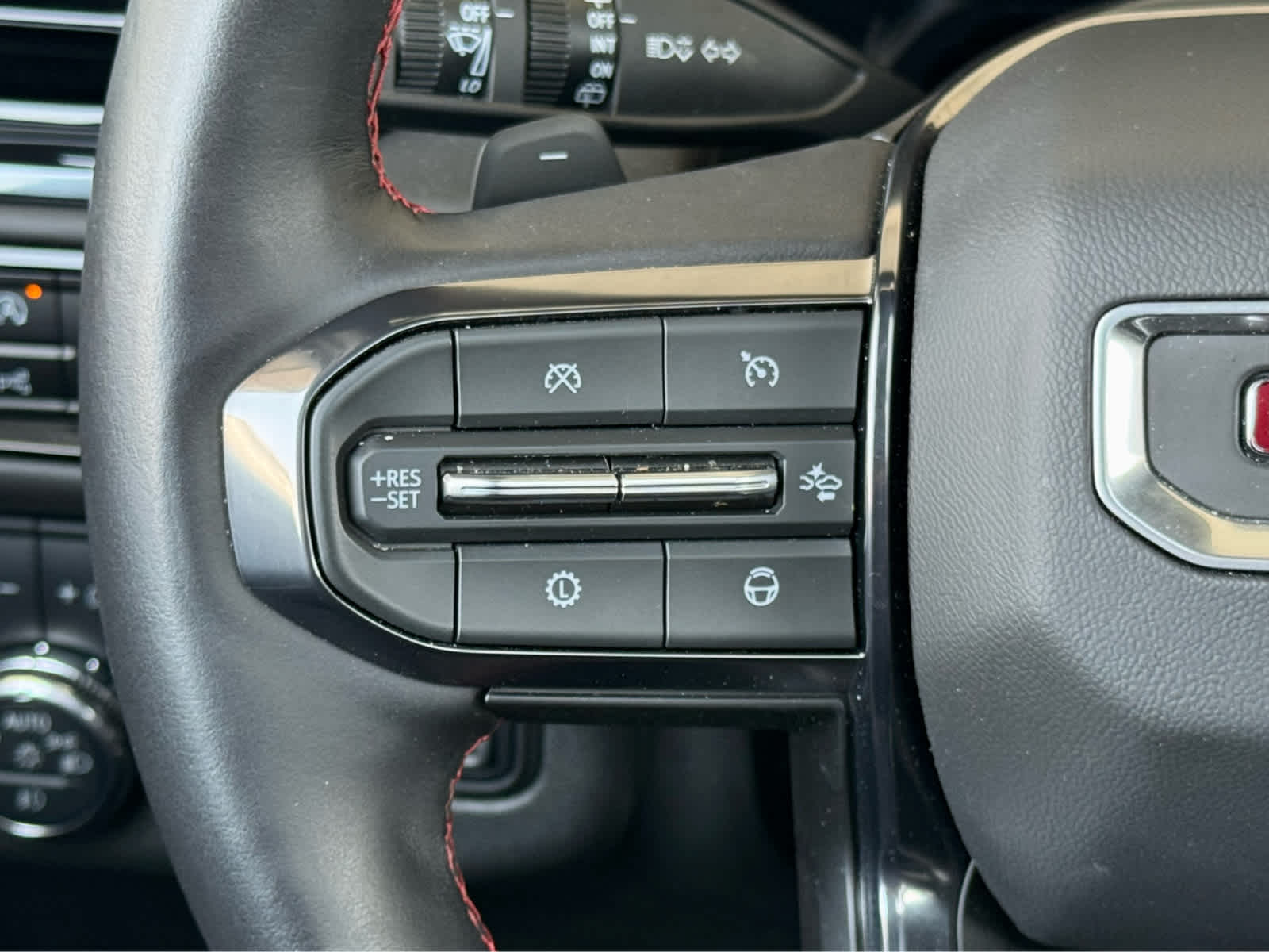 Certified Used 2025 Onyx Black GMC AT4 Ultimate image 19