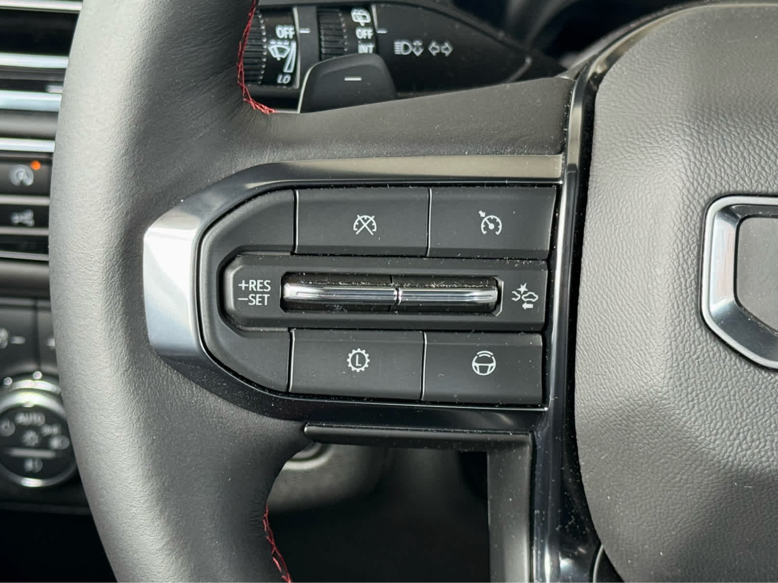 Certified Used 2025 Onyx Black GMC AT4 Ultimate image 19