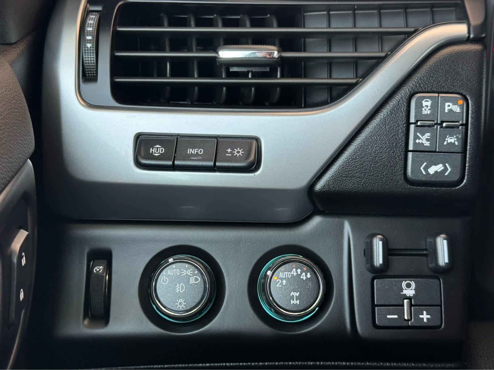 Certified Used 2020 Black Chevrolet Premier image 17