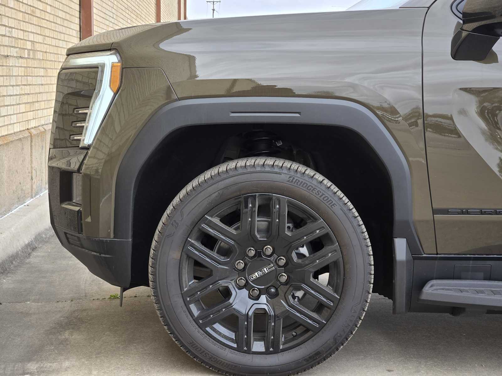 New 2026 Deep Bronze Metallic GMC Elevation Standard Range image 6