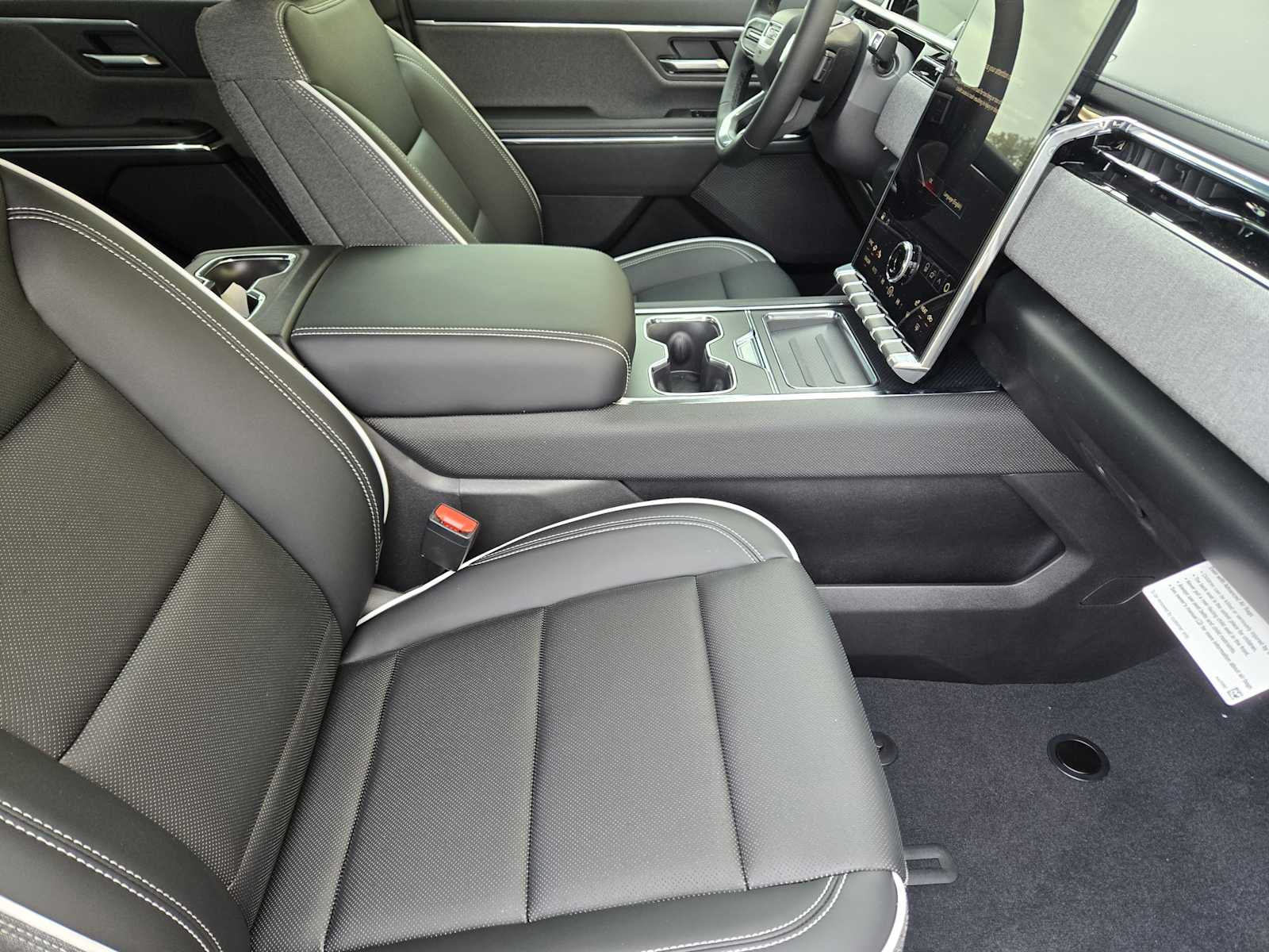 New 2026 Deep Bronze Metallic GMC Elevation Standard Range image 9