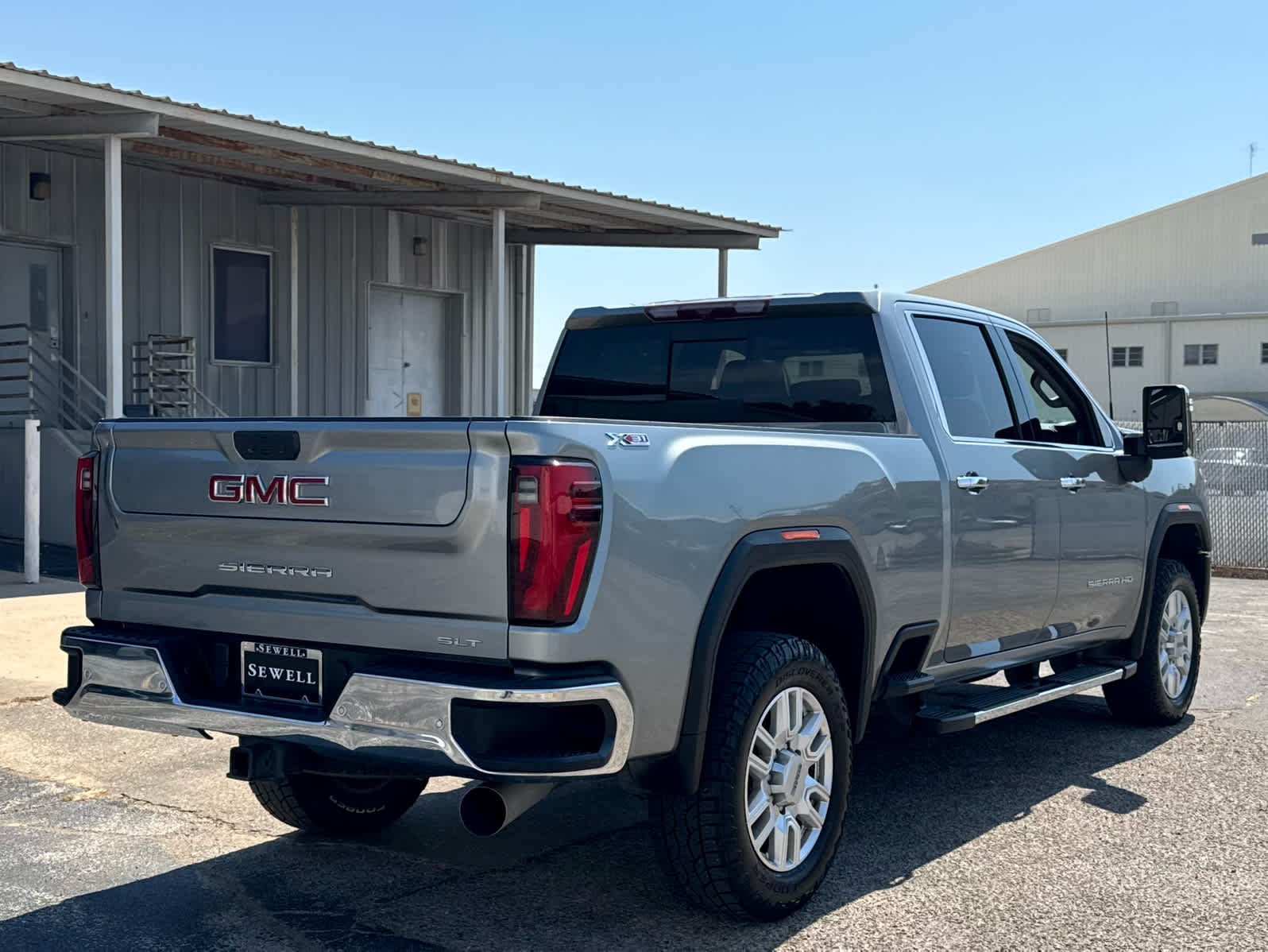 Certified Used 2024 Sterling Metallic GMC SLT image 7